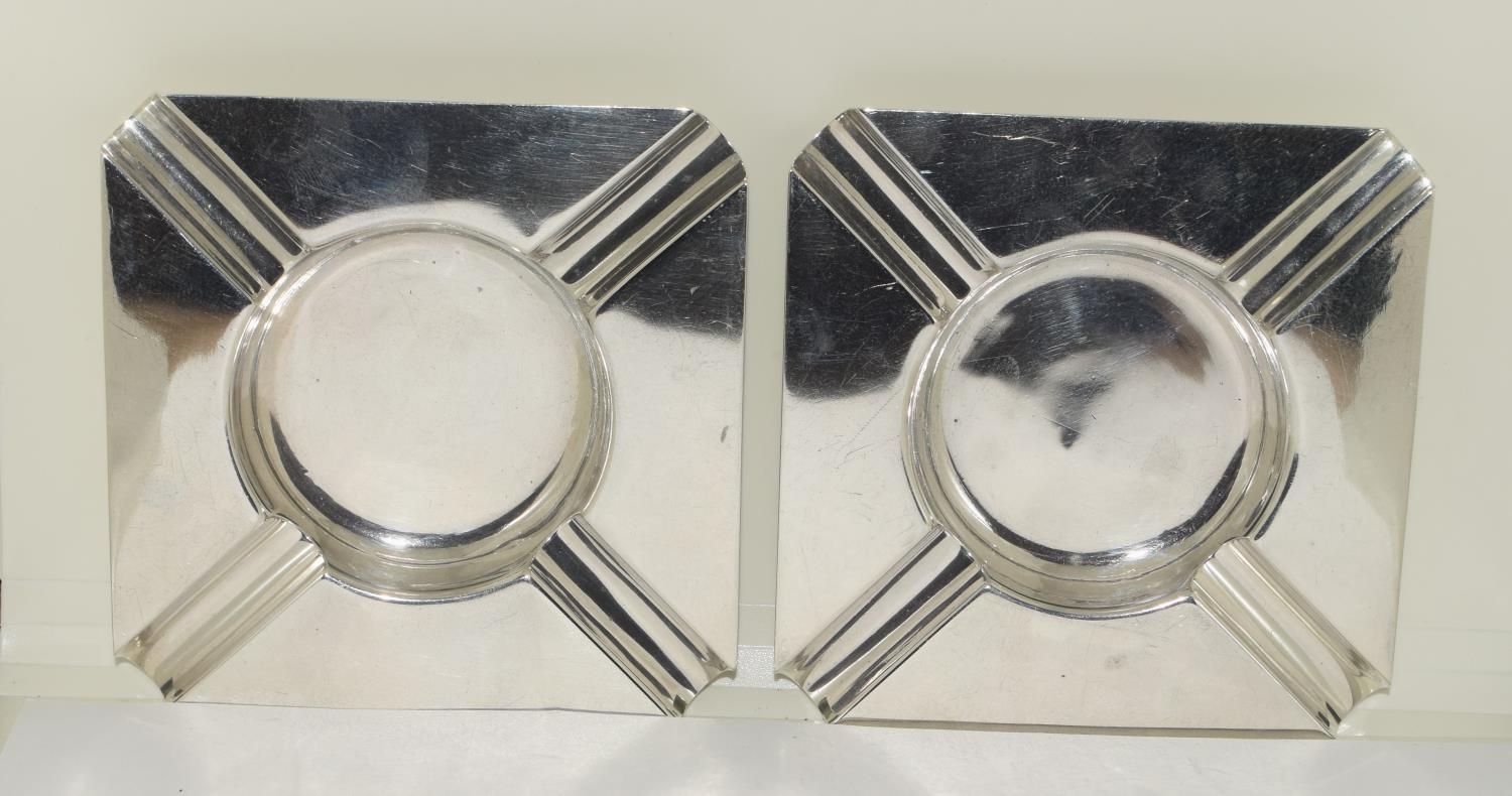 Pair of silver ash trays 94g