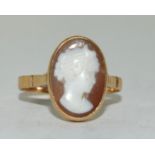 9ct gold ladies cameo ring size O