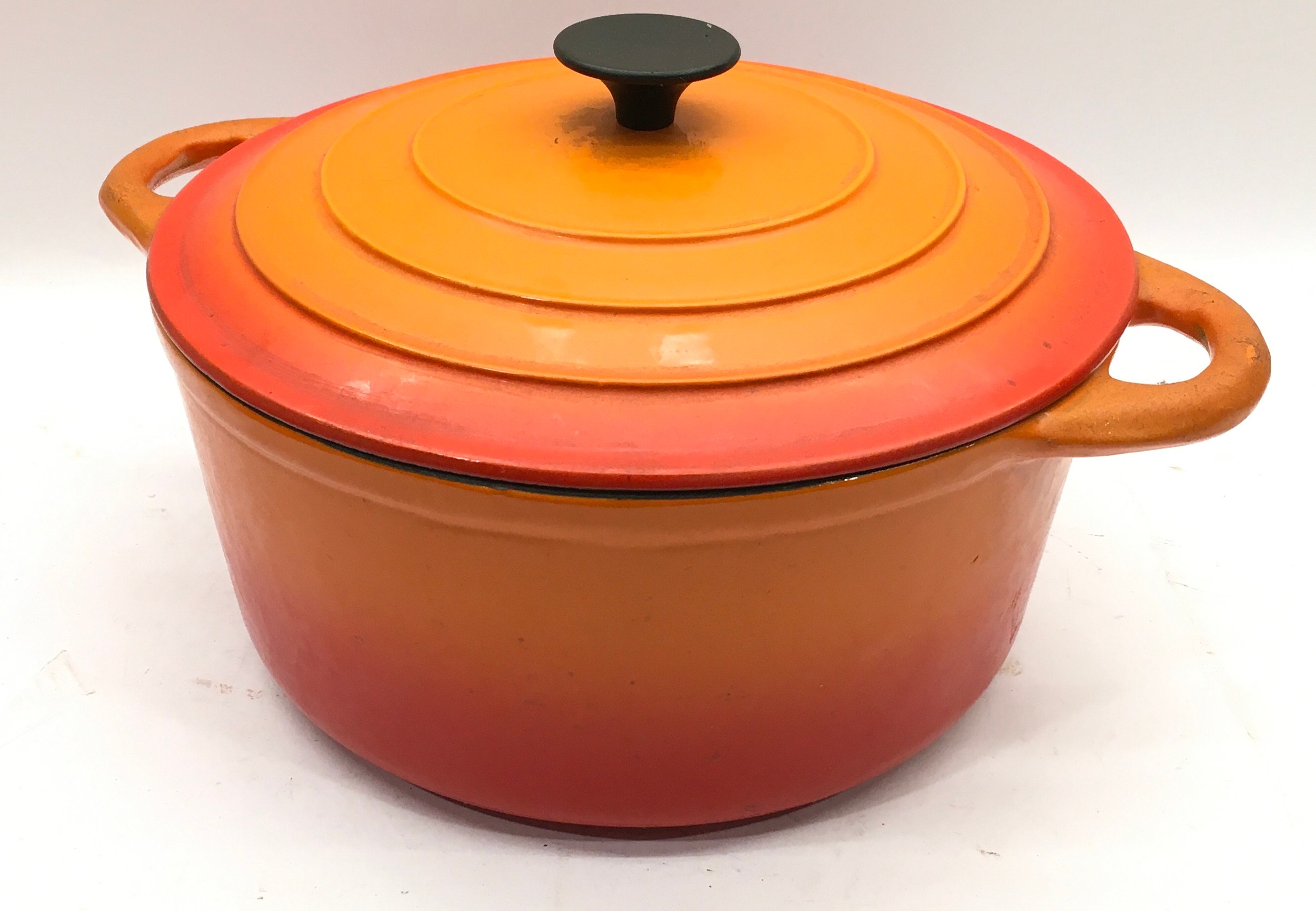 Vintage Heavy duty orange enamel 30cms lidded stockpot c/w a large Le Creuset stovetop kettle - Bild 2 aus 3