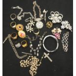 Bag of mixed costume jewellery