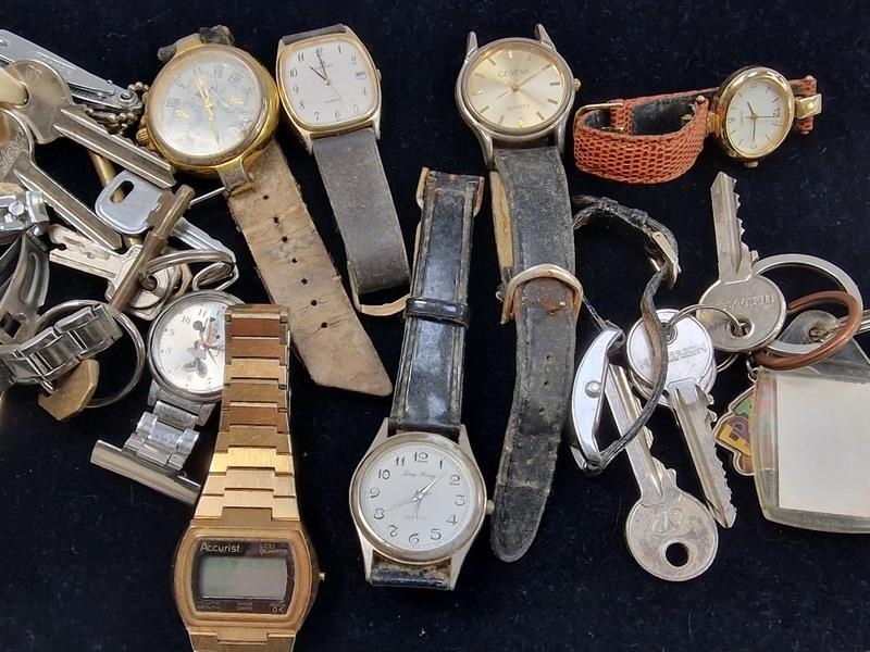 Mixed collection of watches and keys - Image 2 of 3