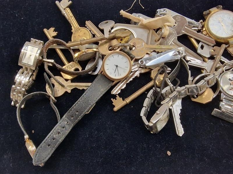 Mixed collection of watches and keys - Image 3 of 3