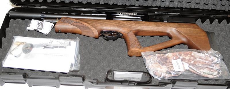 BSA Defiant regulated .22 calibre air rifle model no: DE2209275-JK. Complete with accessories in