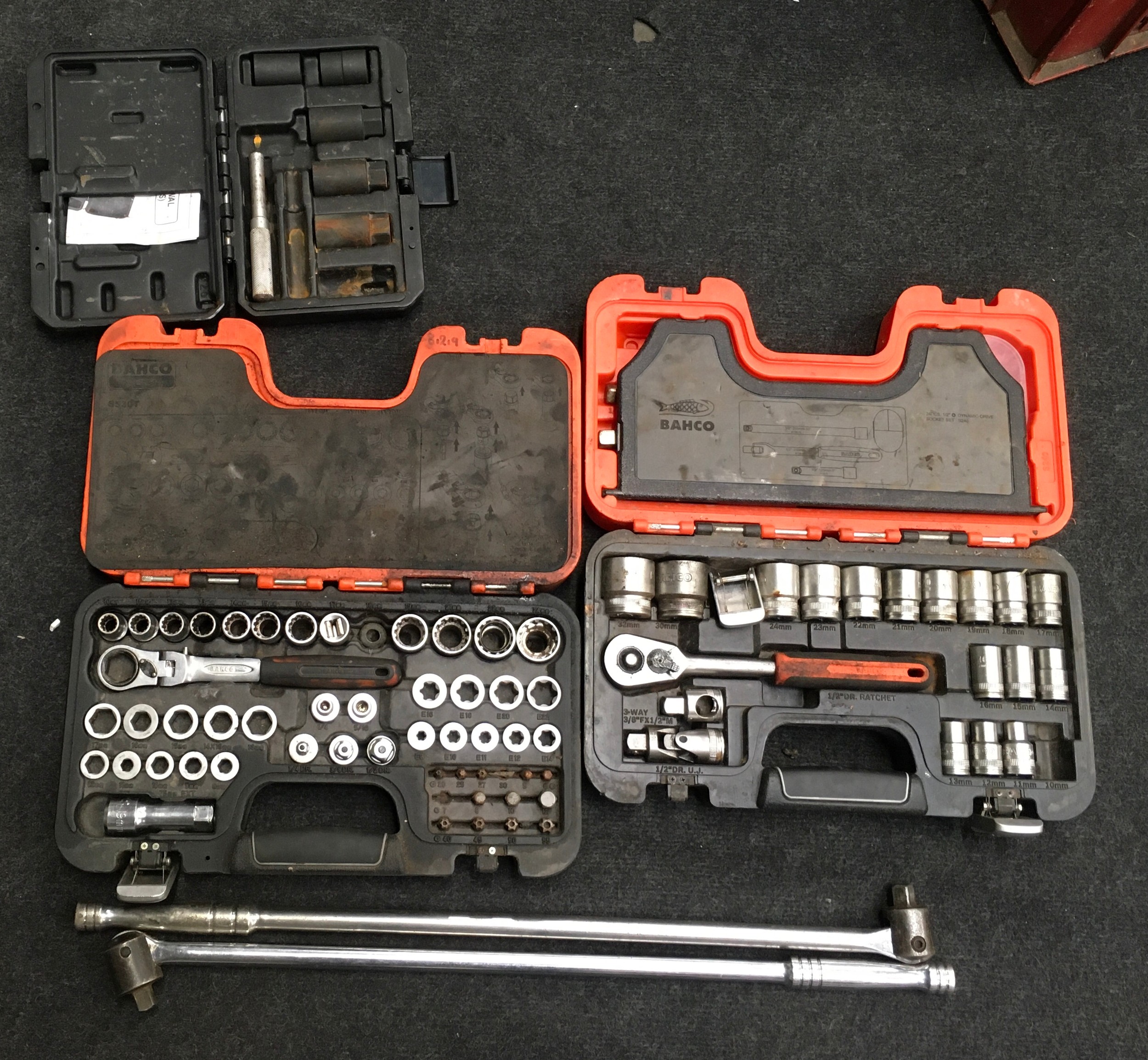 2 cased Bacho socket sets and another and socket bars. (H86)