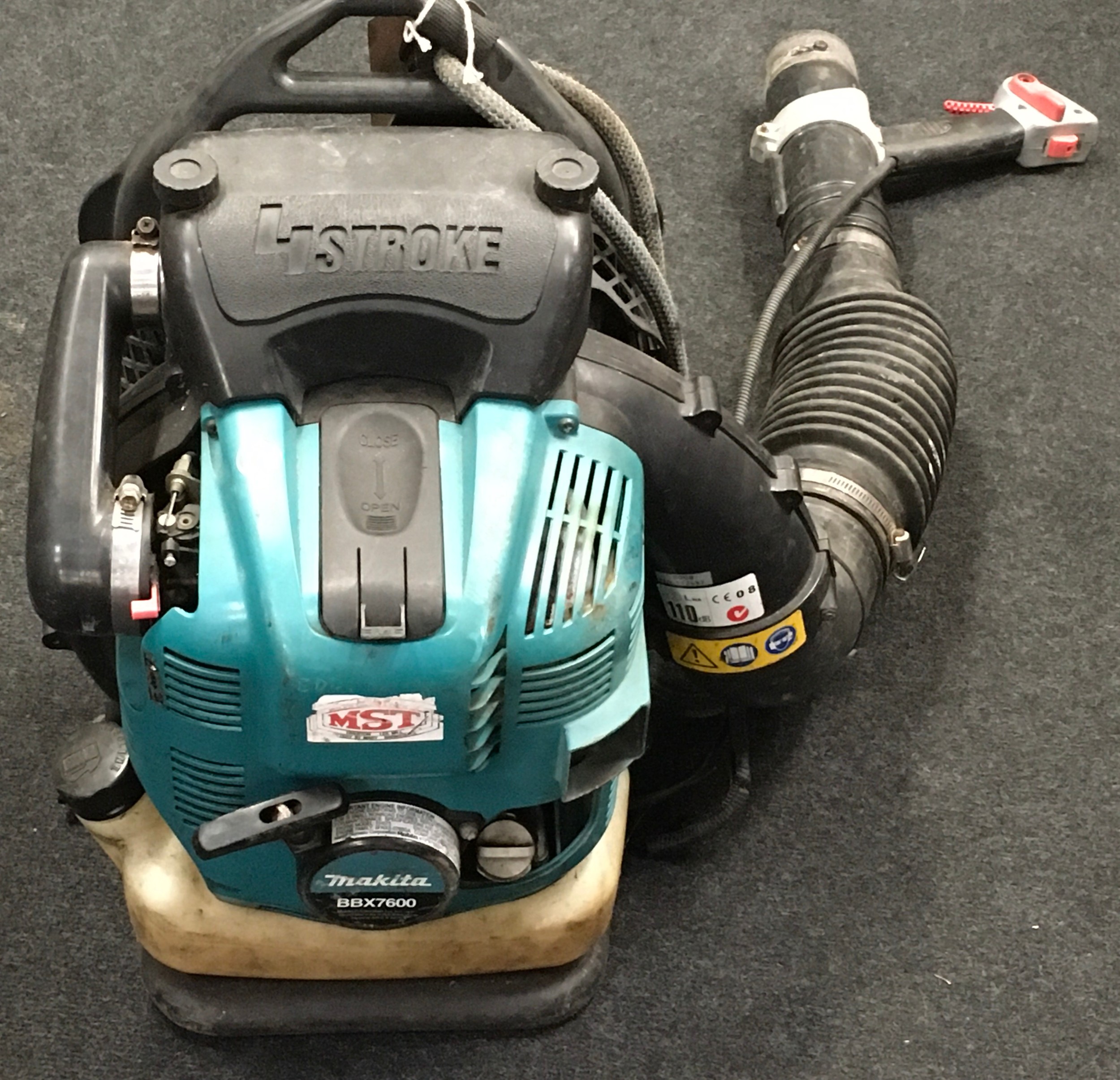 A Makita leaf Blower (H47) - Image 2 of 2