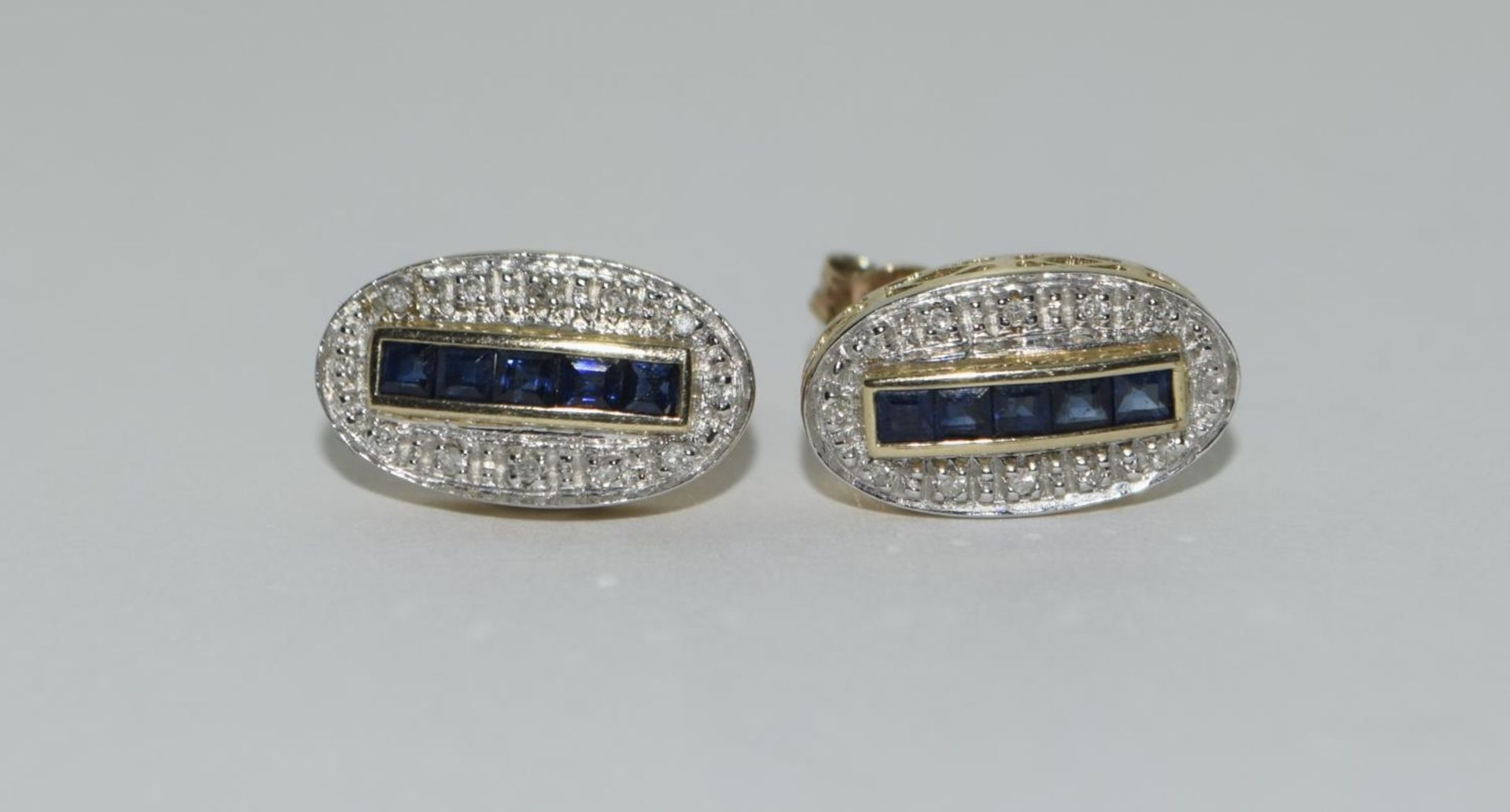 9ct gold Diamond and Sapphire suite of ladies jewellery consisting of Ring size N and matching - Image 7 of 9