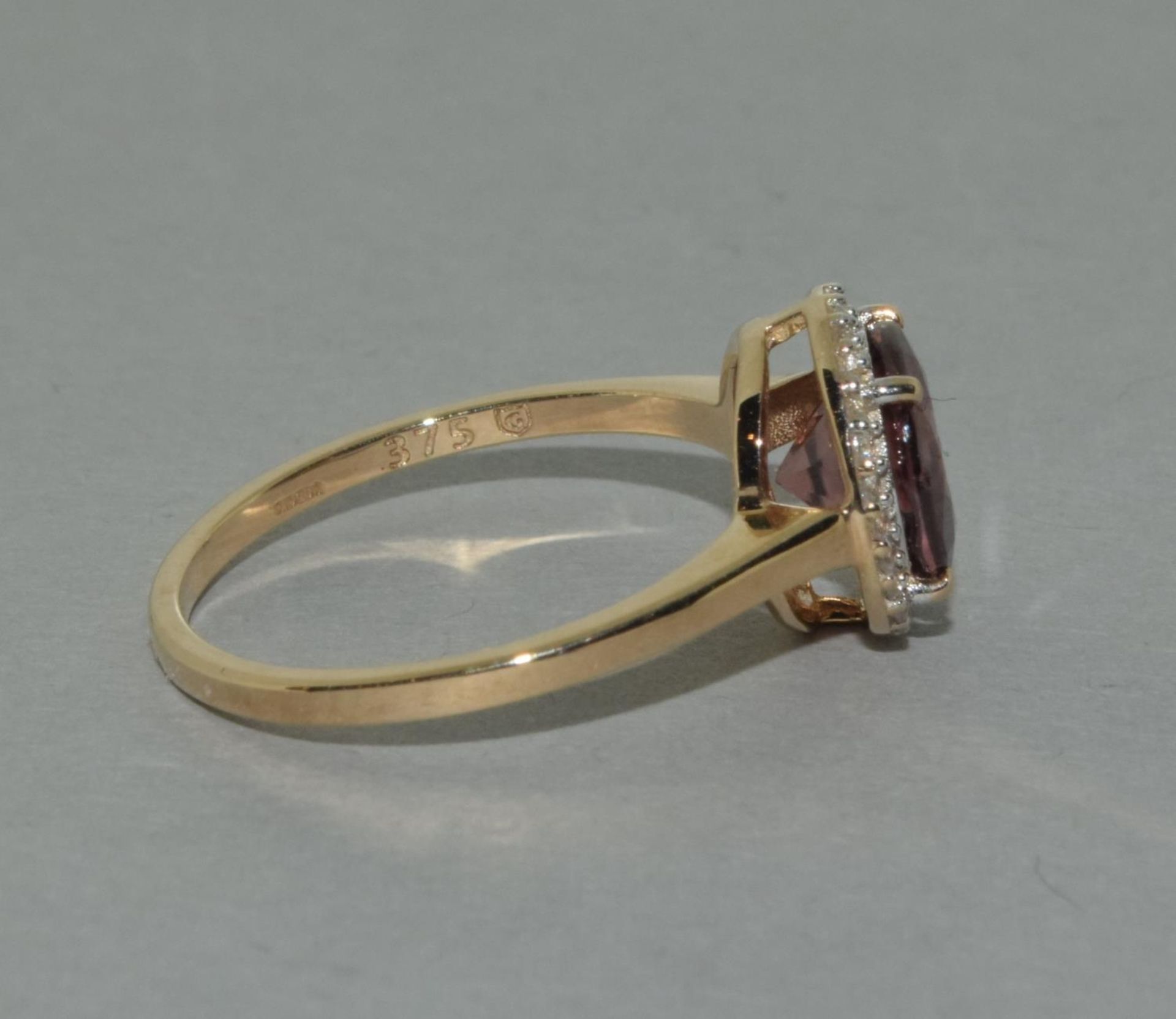 A 9ct gold natural pink zircon ring Size N 1/2. - Image 2 of 8