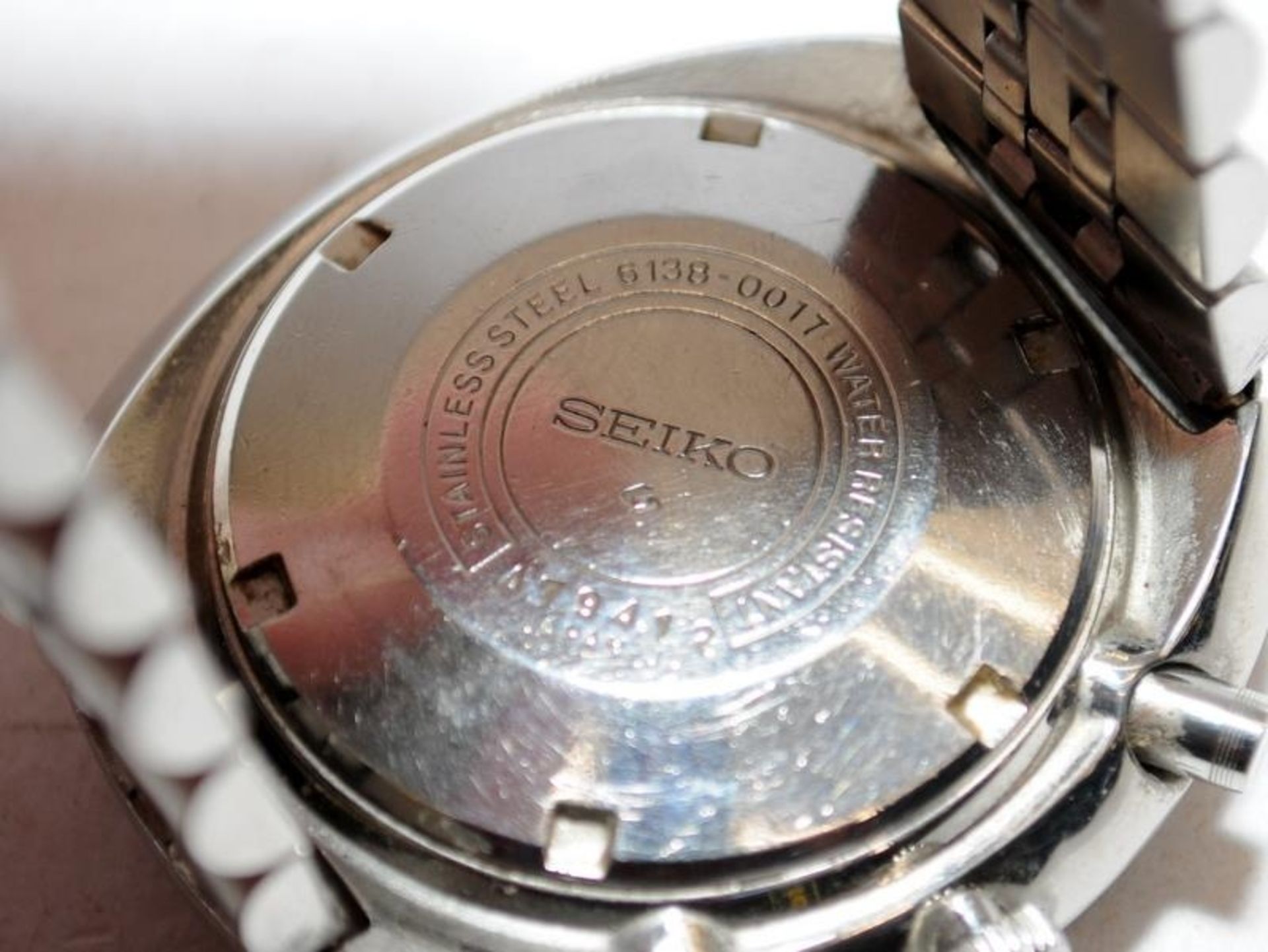 Vintage Seiko 'UFO' gents automatic chronograph, model ref 6138-0017, serial number dates this watch - Image 4 of 4
