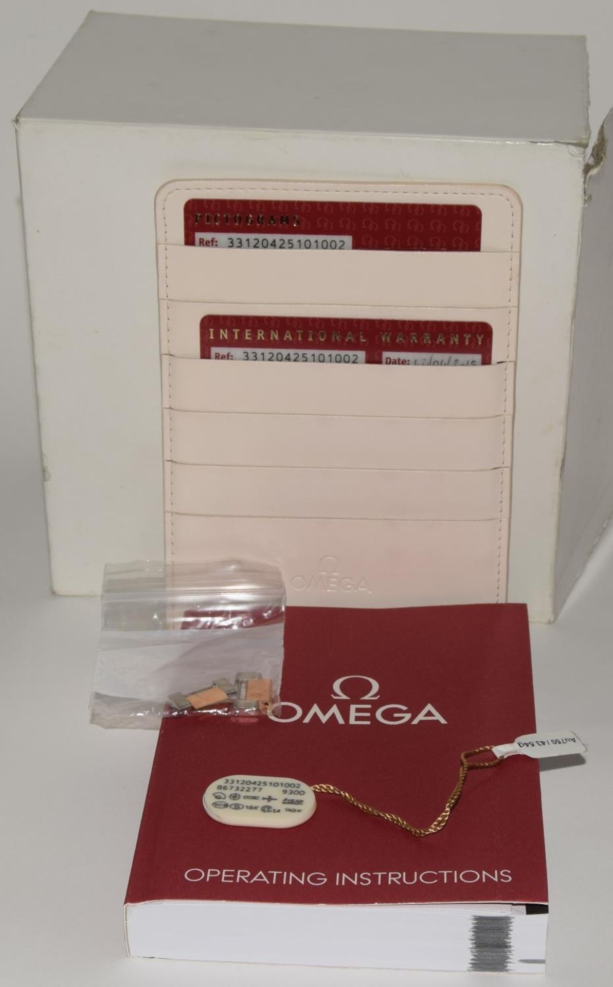 Omega Speedmaster Bi-Metal chronograph ref 33120425101002, Box and Papers. (ref 68) - Image 9 of 9