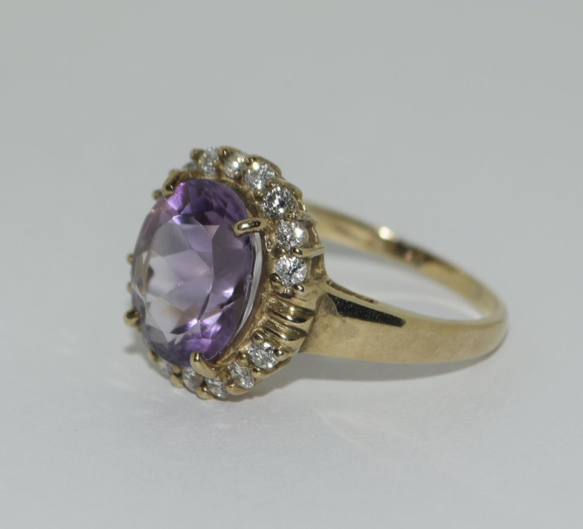 Large Amethyst & Diamond 9ct gold dress ring Size T - Image 4 of 6