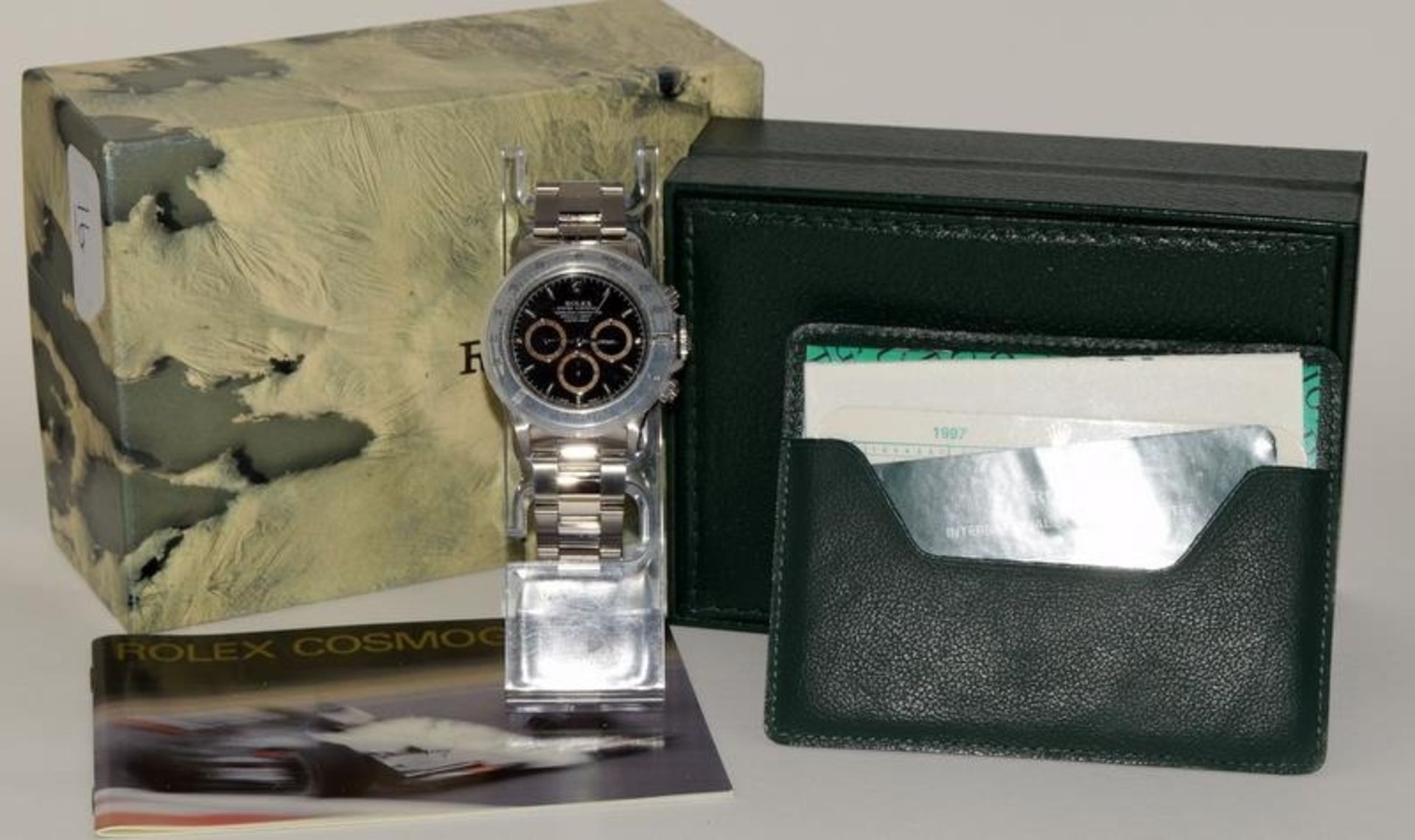 1997 Rolex Stainless steel Daytona with black dial, Model no. 16520, Box and Papers. (ref 16) - Image 2 of 10