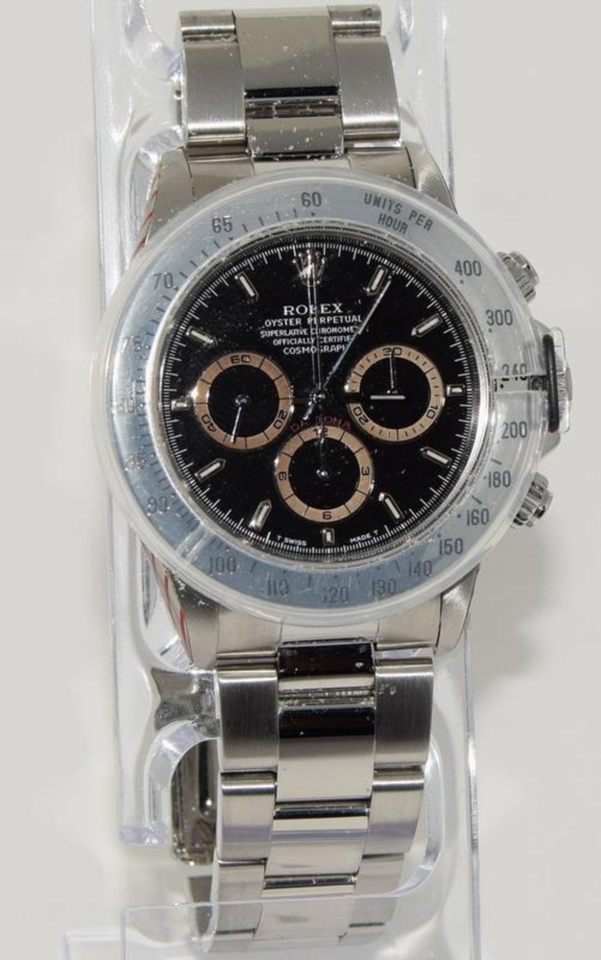 1997 Rolex Stainless steel Daytona with black dial, Model no. 16520, Box and Papers. (ref 16) - Image 3 of 10