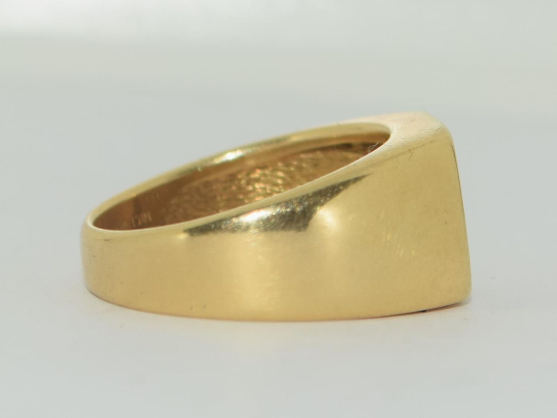 18ct gold gents diamond signet ring approx 80 pionts size S - Image 2 of 5