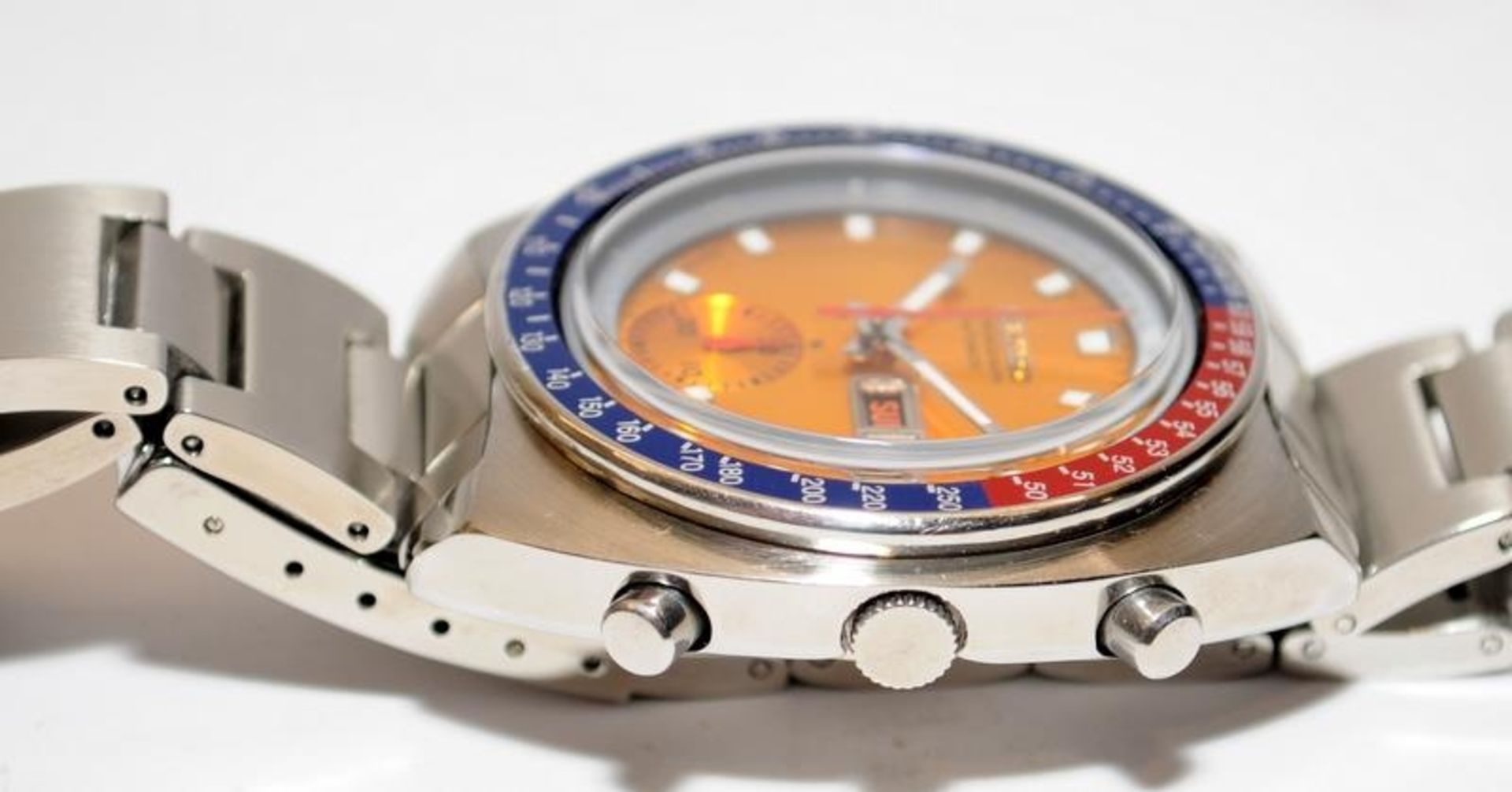 Vintage Seiko Pogue with the classic yellow dial gents automatic chronograph model ref 6139-6002, - Image 3 of 4