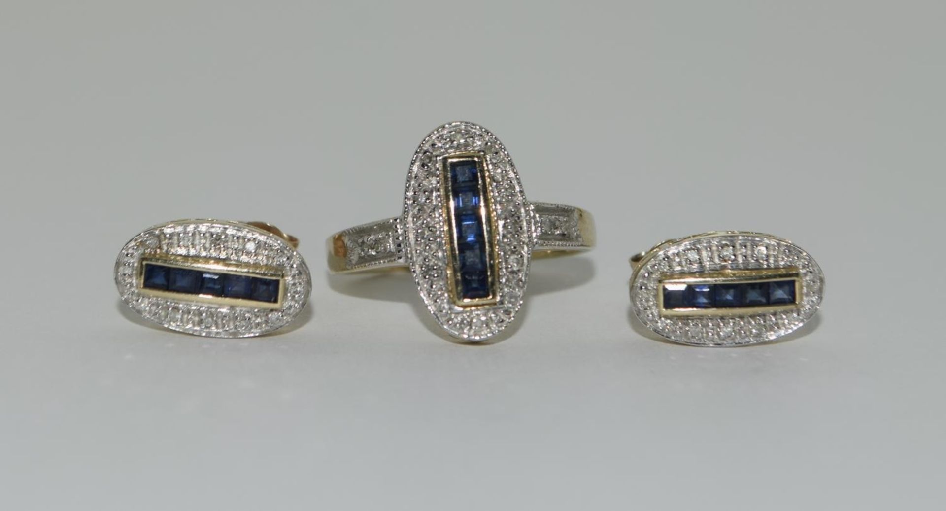 9ct gold Diamond and Sapphire suite of ladies jewellery consisting of Ring size N and matching - Image 9 of 9