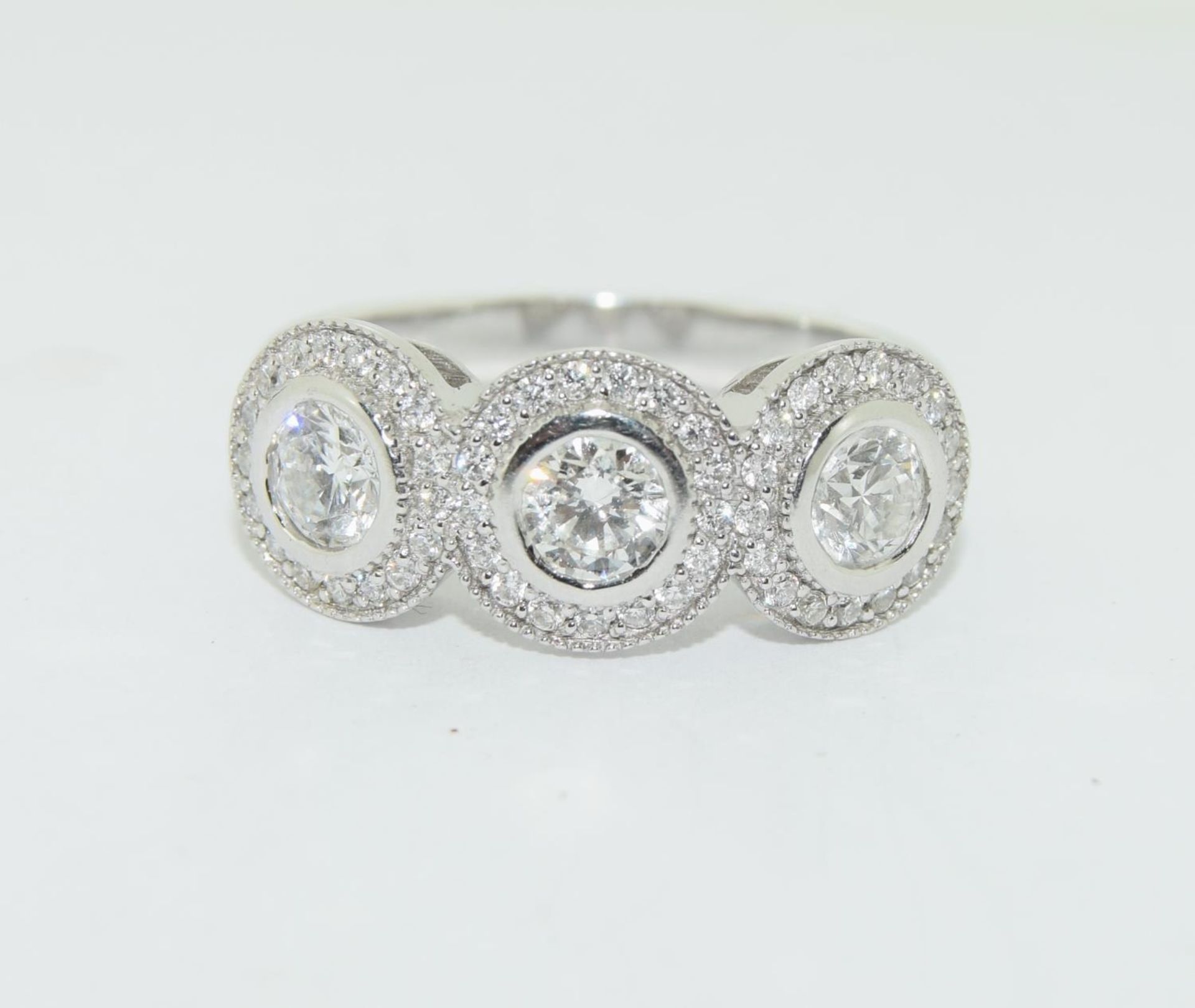 18ct white gold ladies 3 stone diamond "Kissing "ring of approx 1.5ct + size T 9.7gm