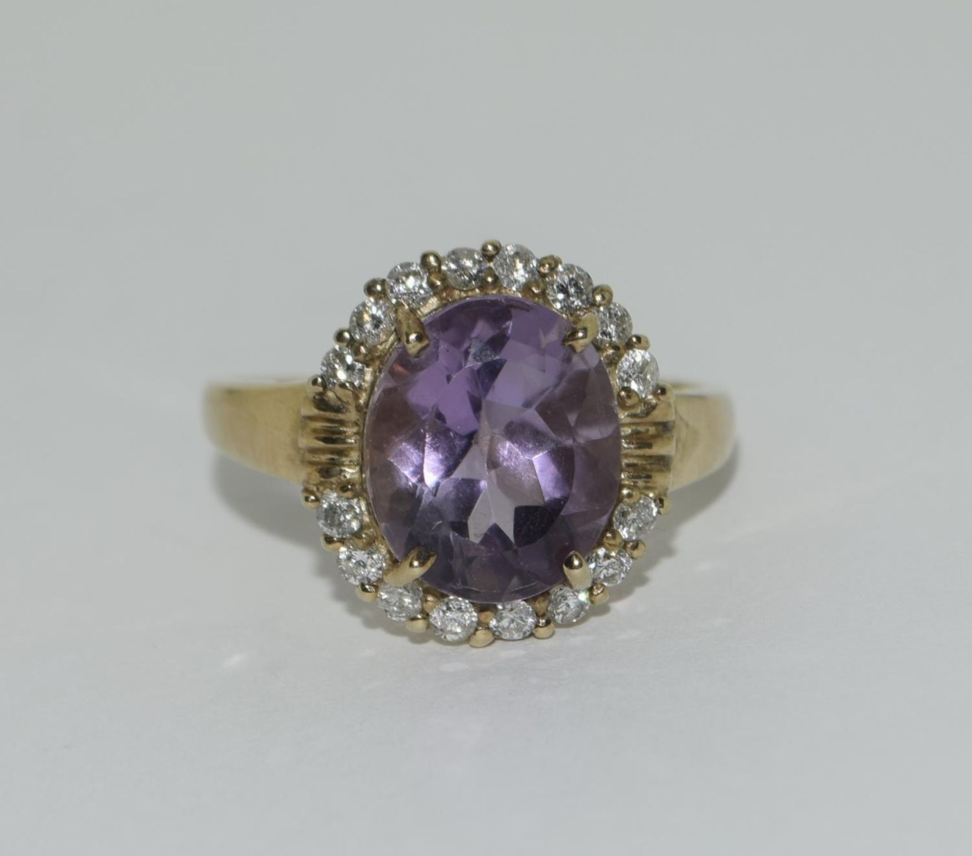 Large Amethyst & Diamond 9ct gold dress ring Size T - Image 5 of 6