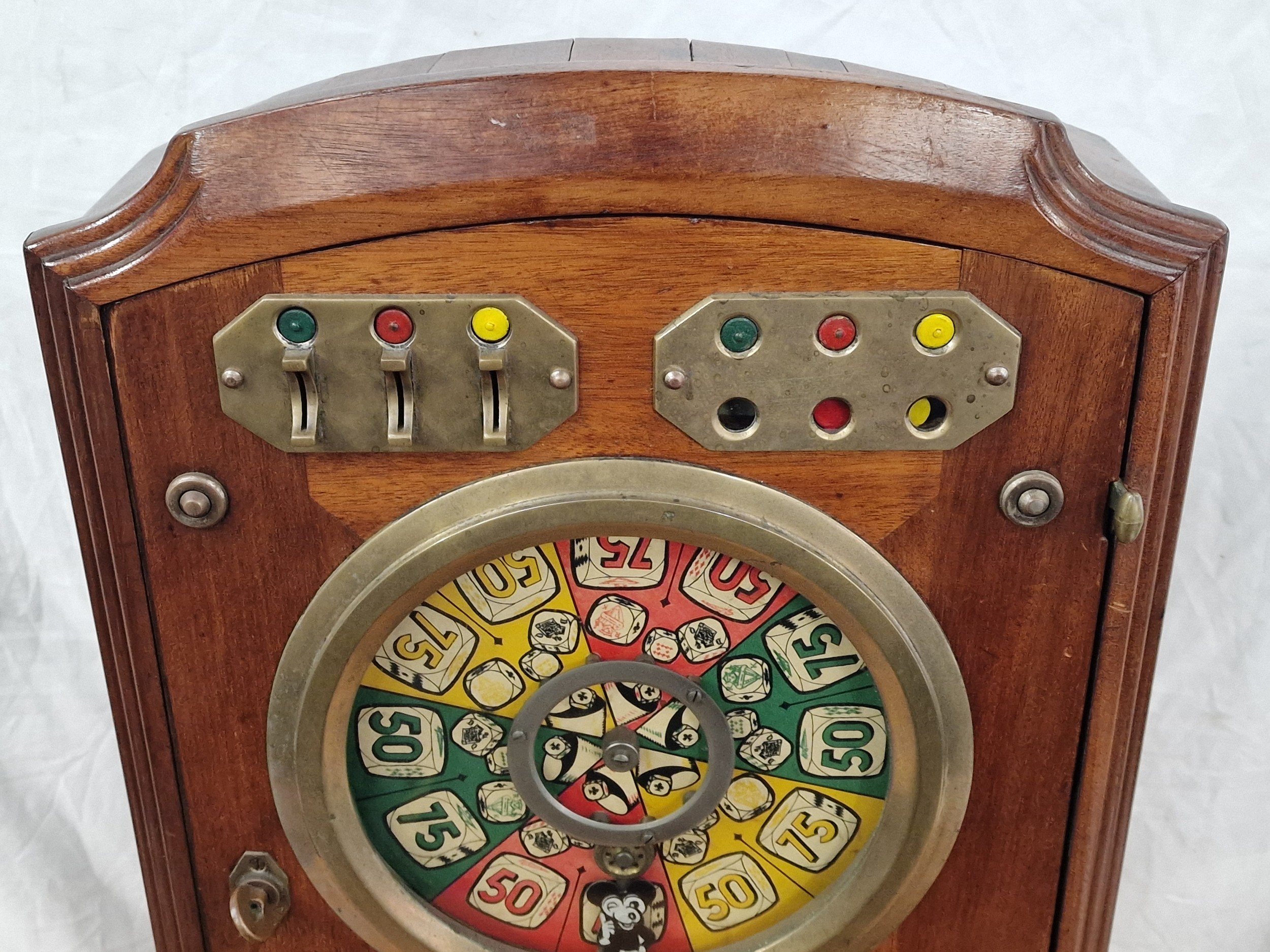 French Roulette, Allwin type coin operated machine with key - Image 3 of 6