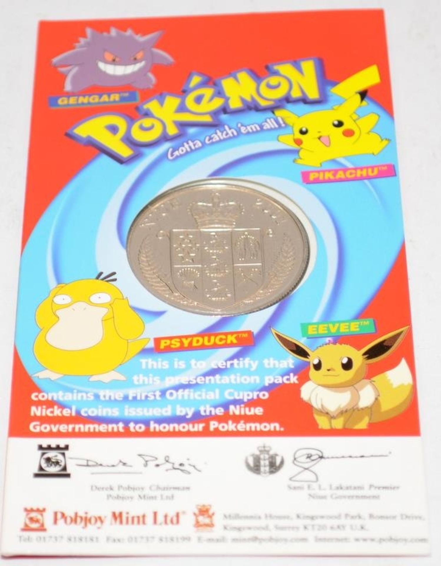 Rare Pobjoy Mint 2001 Nuie $1 Pokemon cupro nickel coin. Character Charmander, carded and sealed. - Image 2 of 2