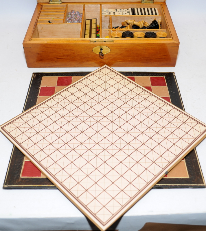 Victorian hardwood games compendium with full suite of games including chess, bezique, steeplechase, - Image 4 of 8