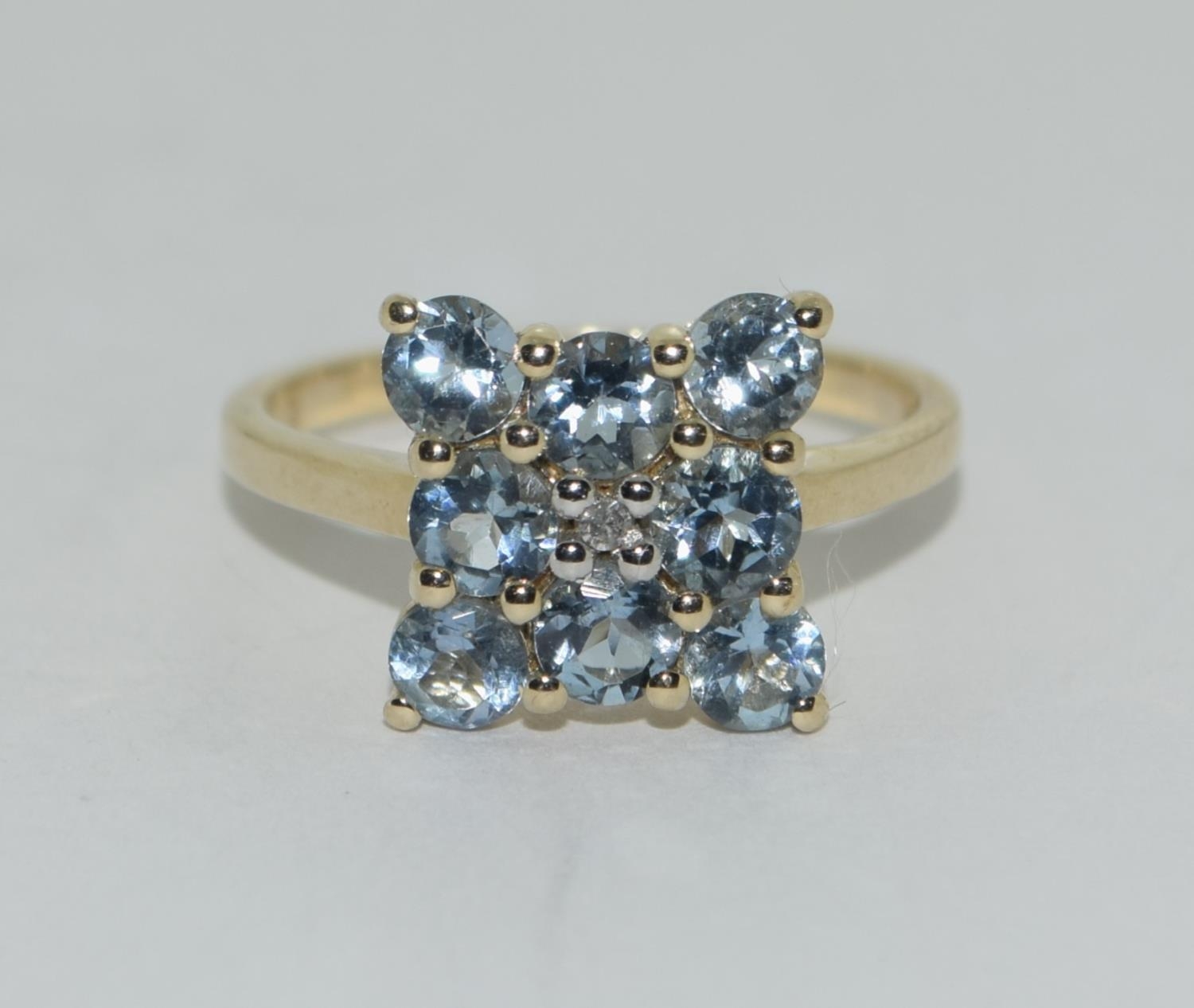 A 9ct gold aquamarine ring Size L 1/2. - Image 5 of 5