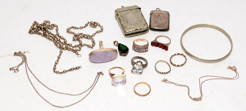 Quantity of precious metal collectible items to include hallmarked silver vesta cases and a 9ct gold