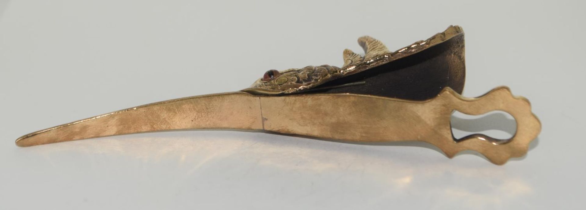 An unusual brass document holder in the form of a waterbird. - Image 2 of 4