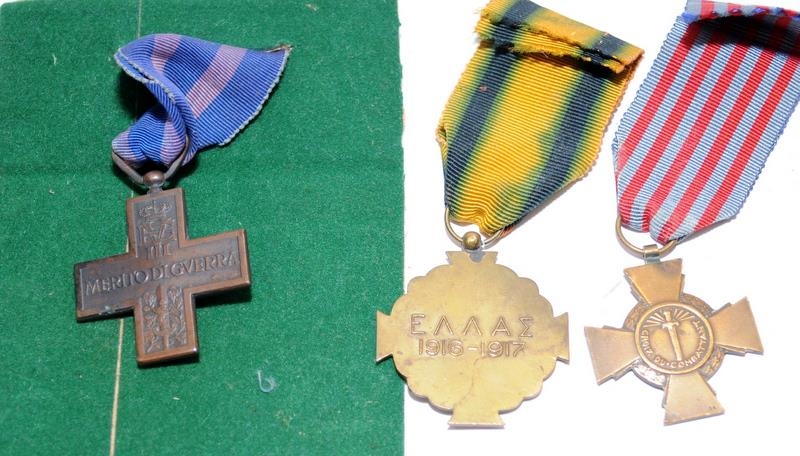 Collection of militaria to include framed WW2 defence medal with covering letter, two sets of - Image 4 of 6
