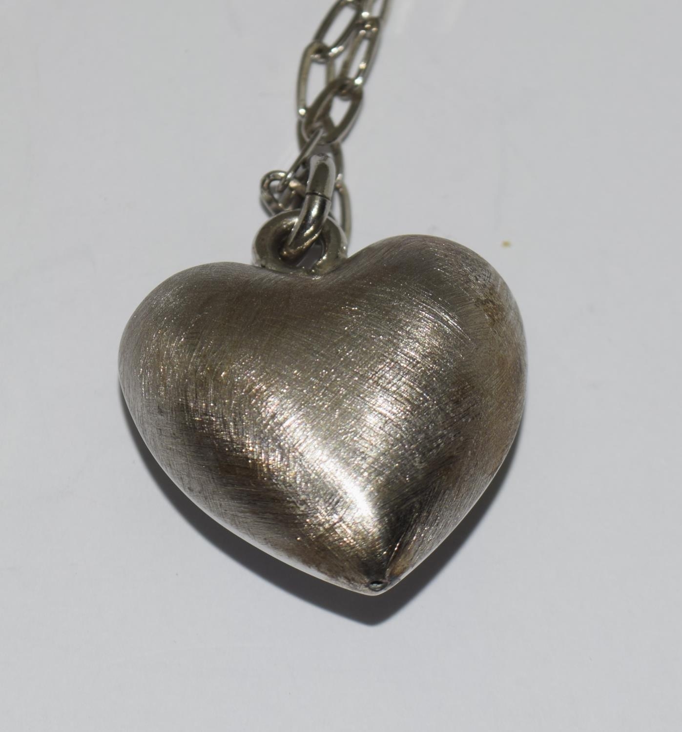 Large 925 silver puffy heart pendant on long chain. - Image 3 of 3