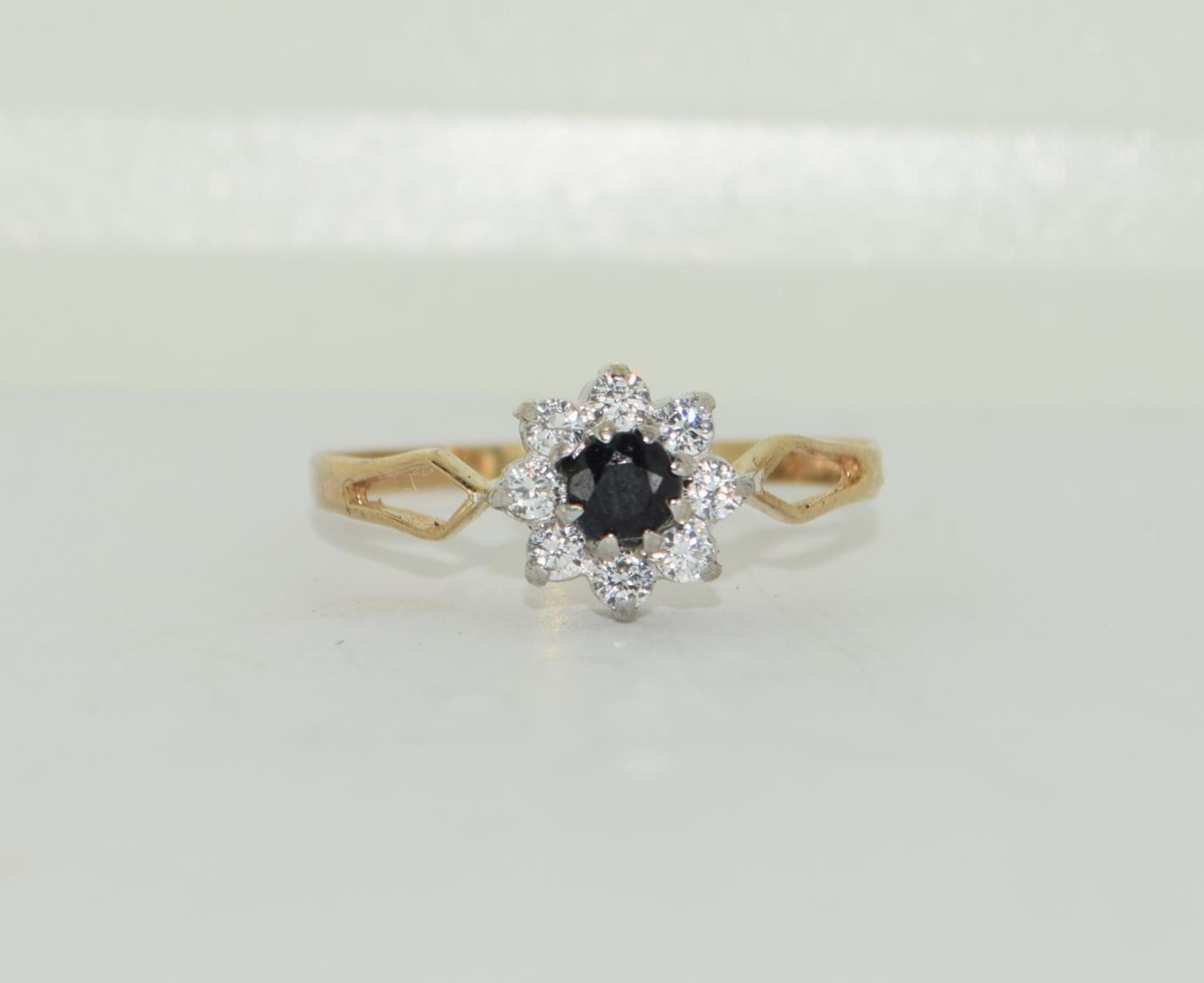 9ct gold ladies sapphire cluster ring size S