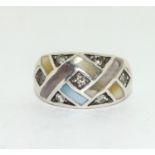 A 925 criss cross coloured band ring Size M