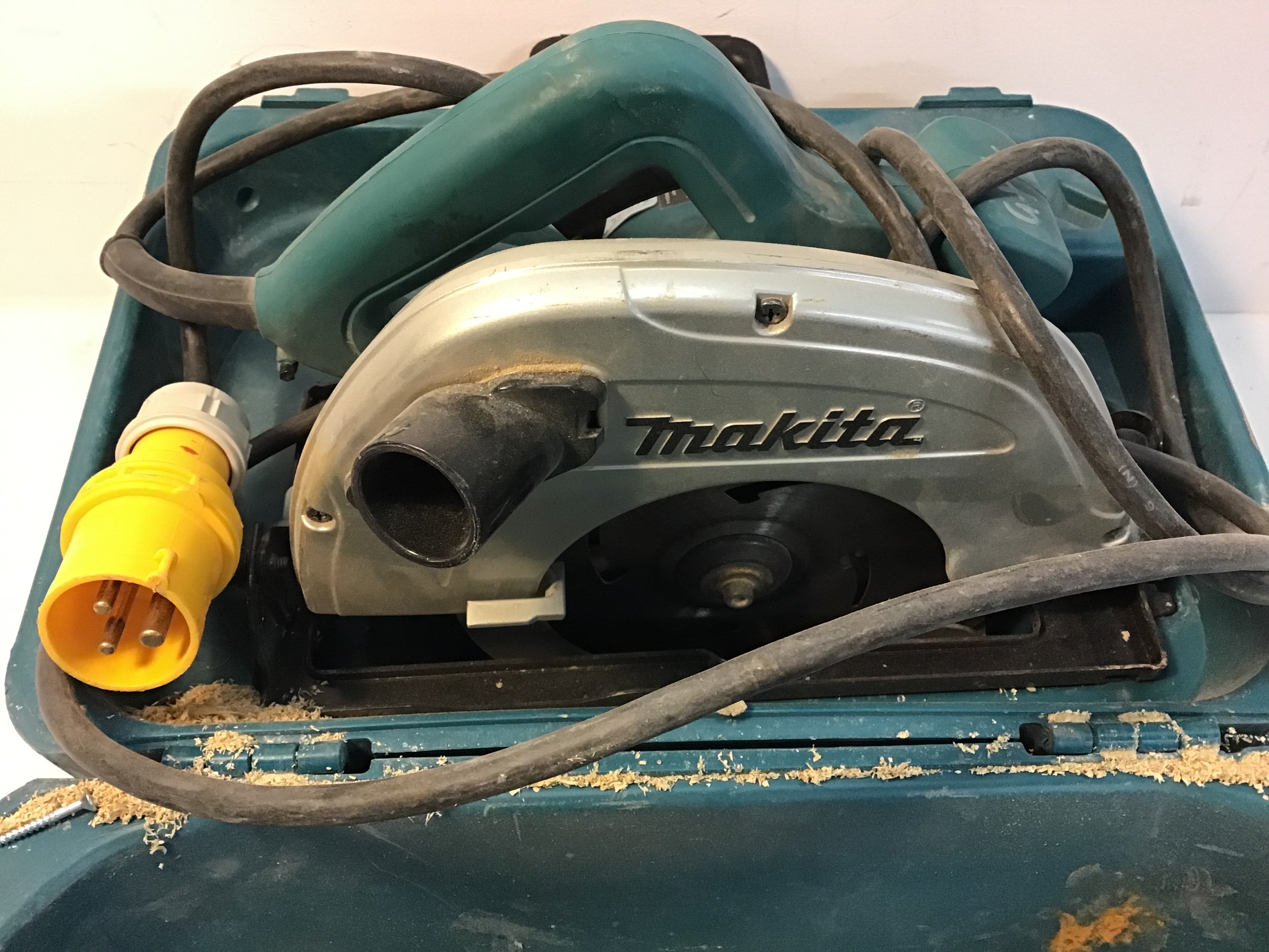 Makita 5704RX circular Saw in case.