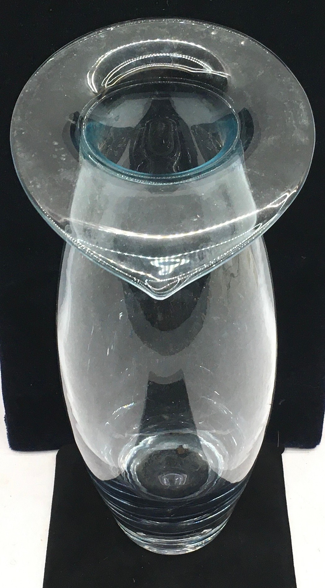 Large Krosno Poland art glass vase. 40.5cms tall - Image 2 of 3