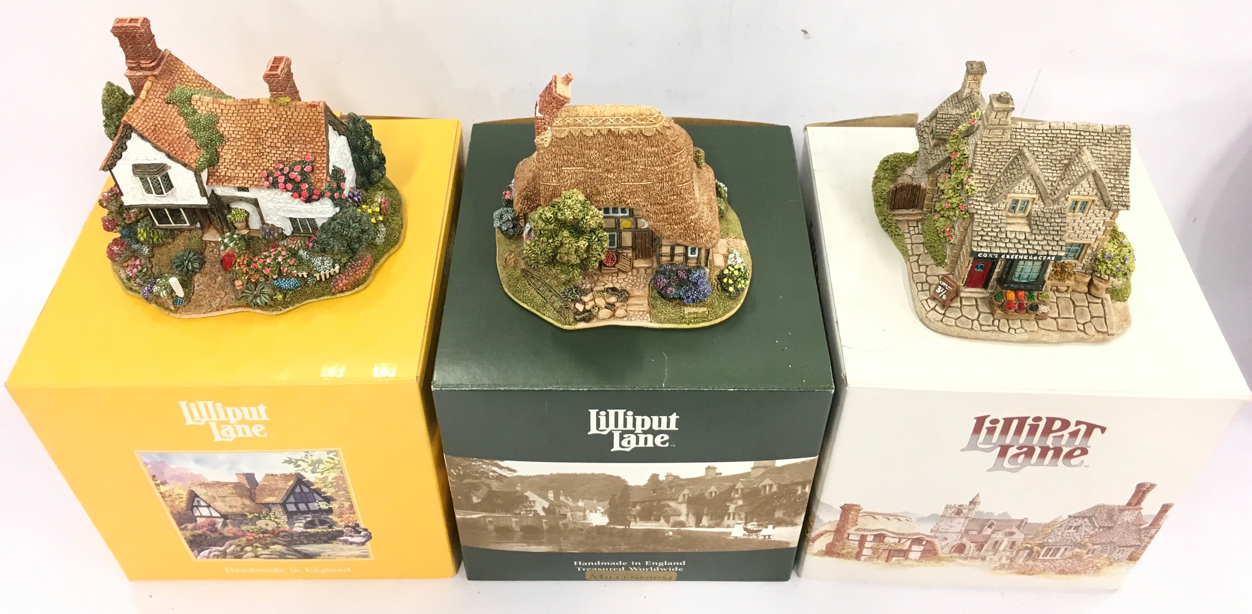 Lilliput Lane: Collection to include Parson's Retreat L2138, Stargazer's Cottage L2244 and The - Image 2 of 3