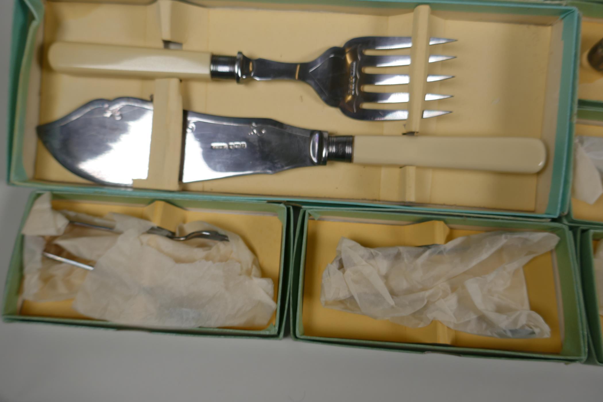 Hallmarked 925 silver to include eight boxed sugar tongs, two boxed fruit servers and various salts, - Image 4 of 6