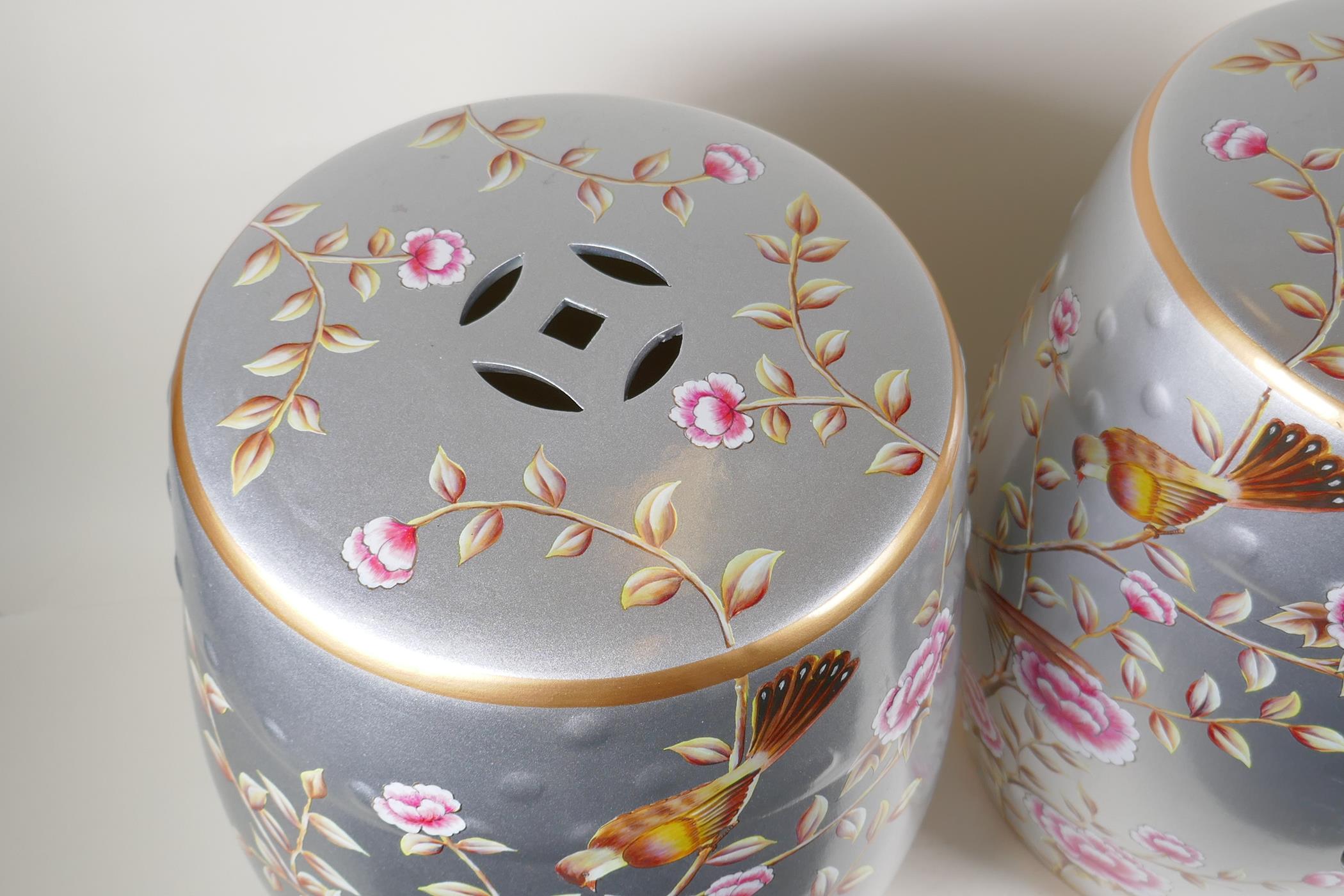 A pair of oriental porcelain barrel seats decorated with flowers, 18" high - Image 10 of 12