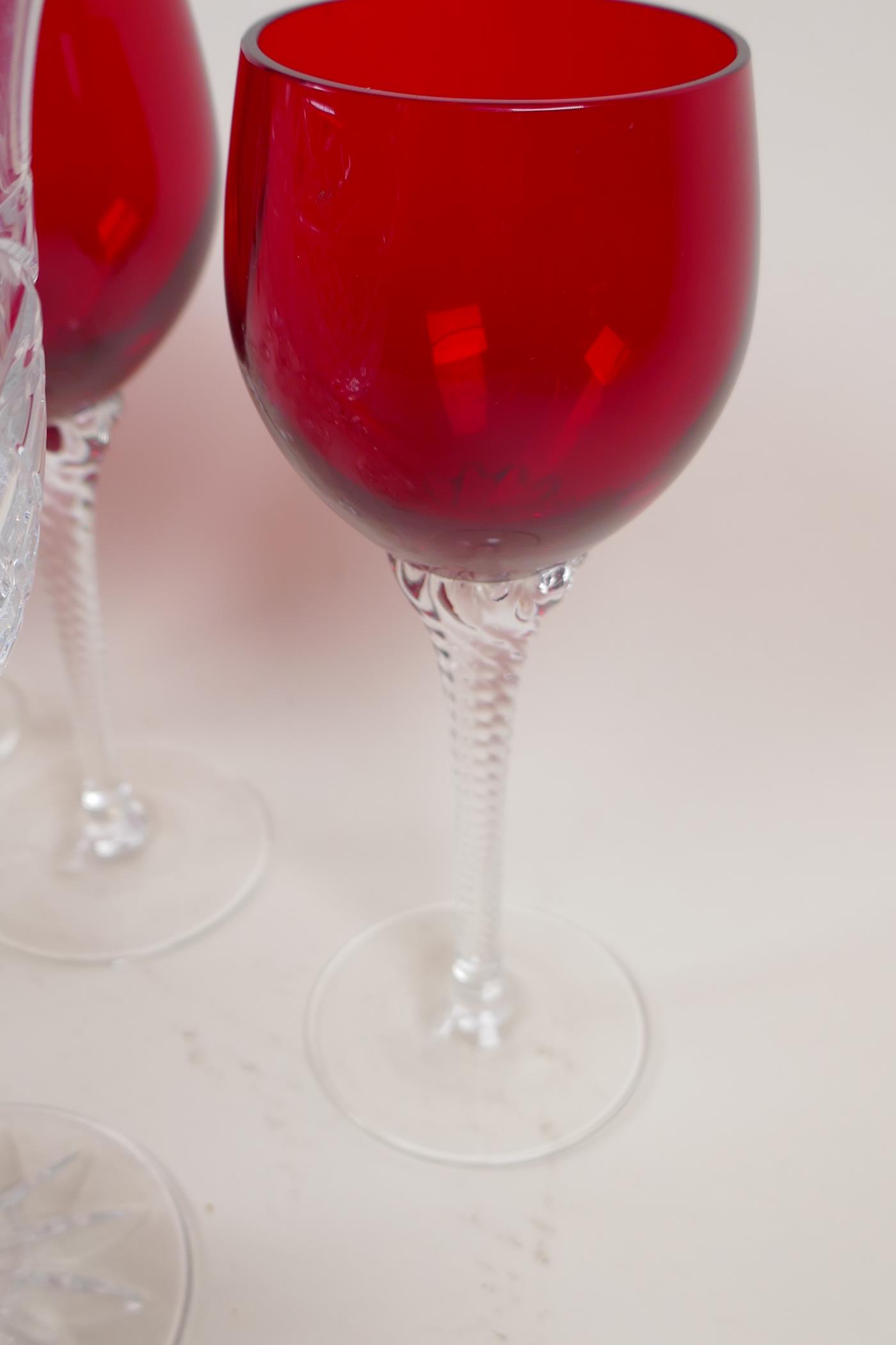 A quantity of wine glasses to include a set of five ruby on clear twist stems, Galway Goblets etc - Image 3 of 4