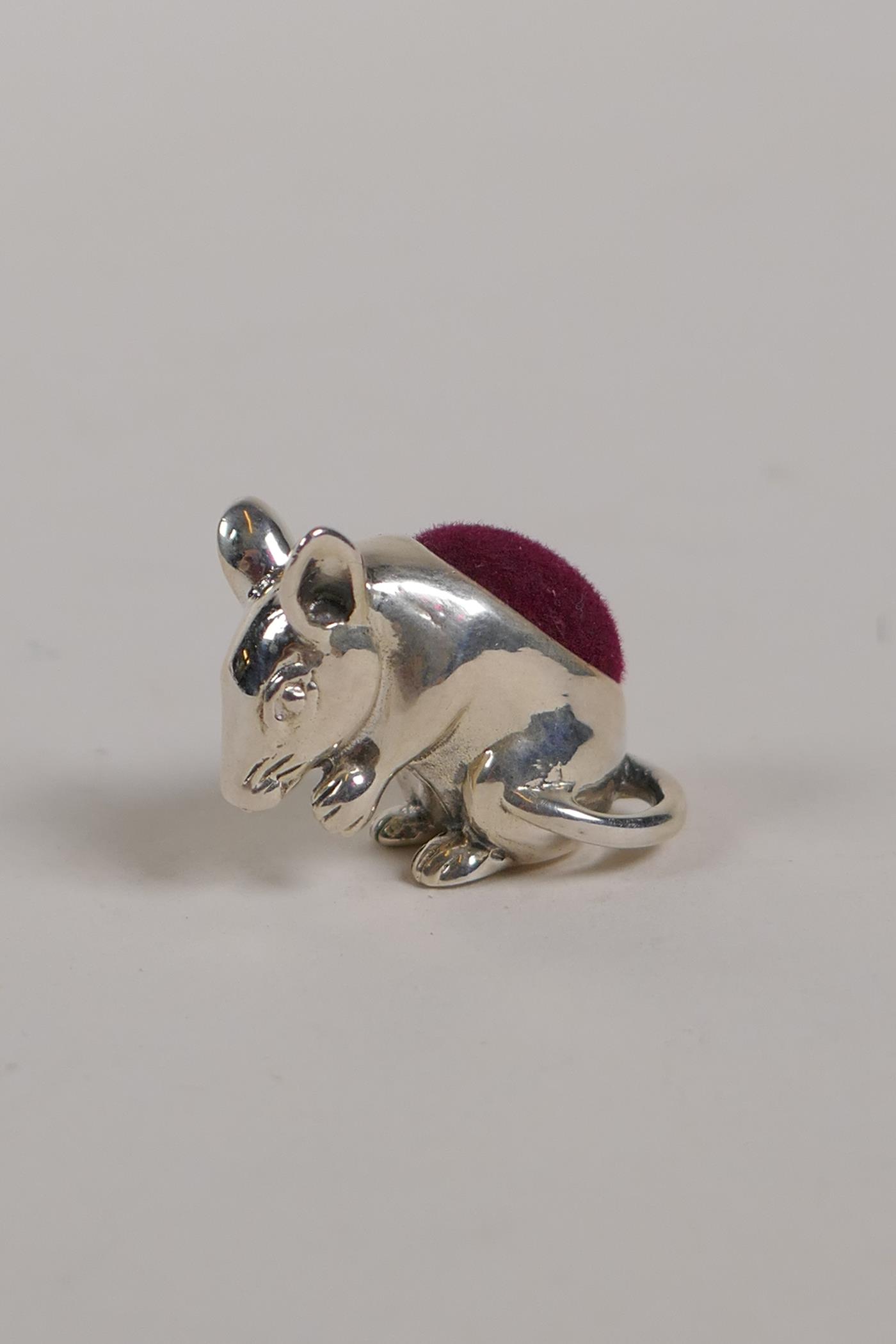 A 925 silver miniature pin cushion in the form of a mouse, ½"