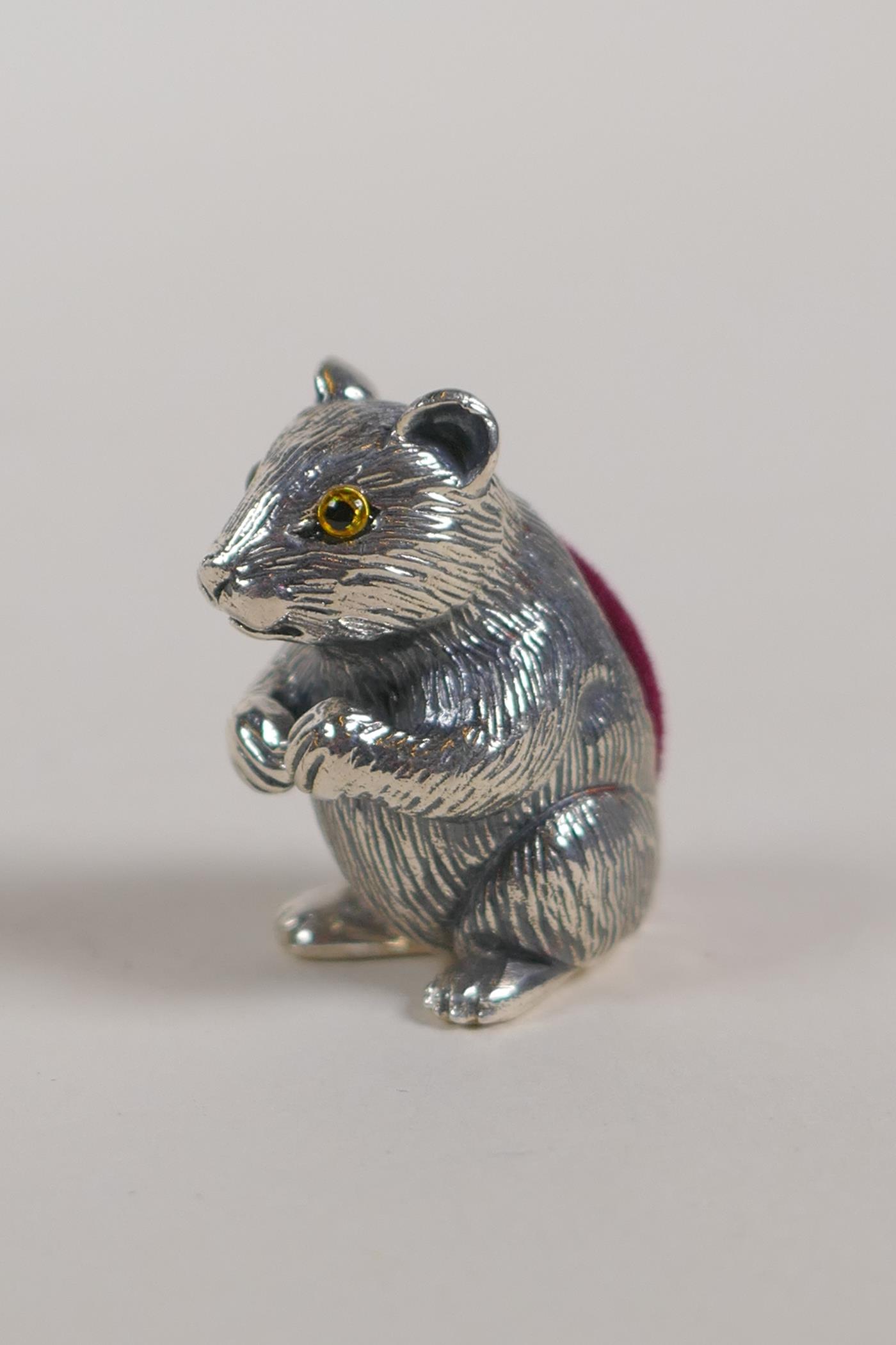 A miniature sterling silver pin cushion in the form of a hamster, 1" - Image 2 of 3