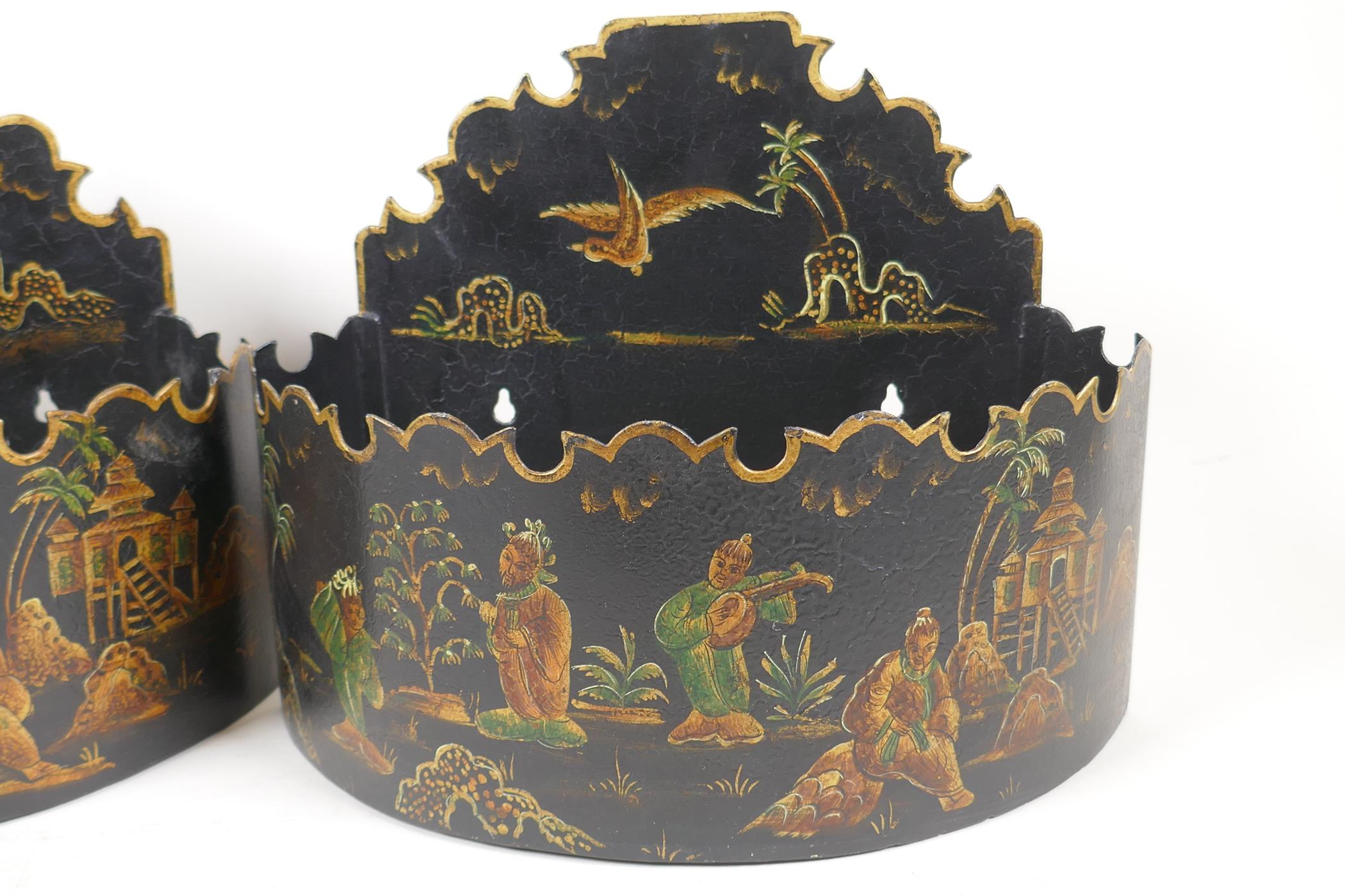 A pair of toleware wall planters with Japanned decoration of figures and birds, 11" wide - Image 2 of 4