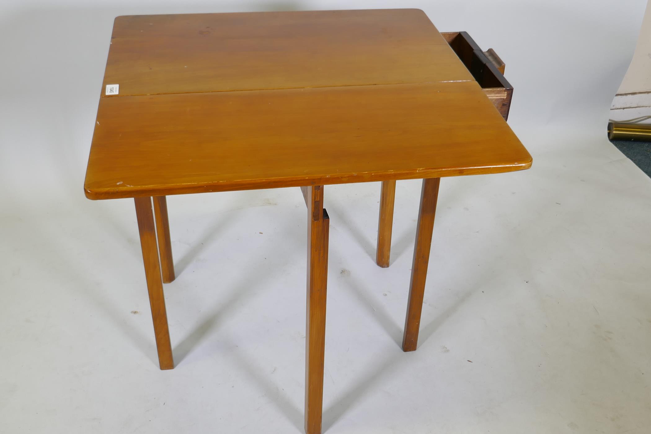 A C19th mahogany single drop flap occasional table with gateleg supports and single frieze drawer, - Image 3 of 3