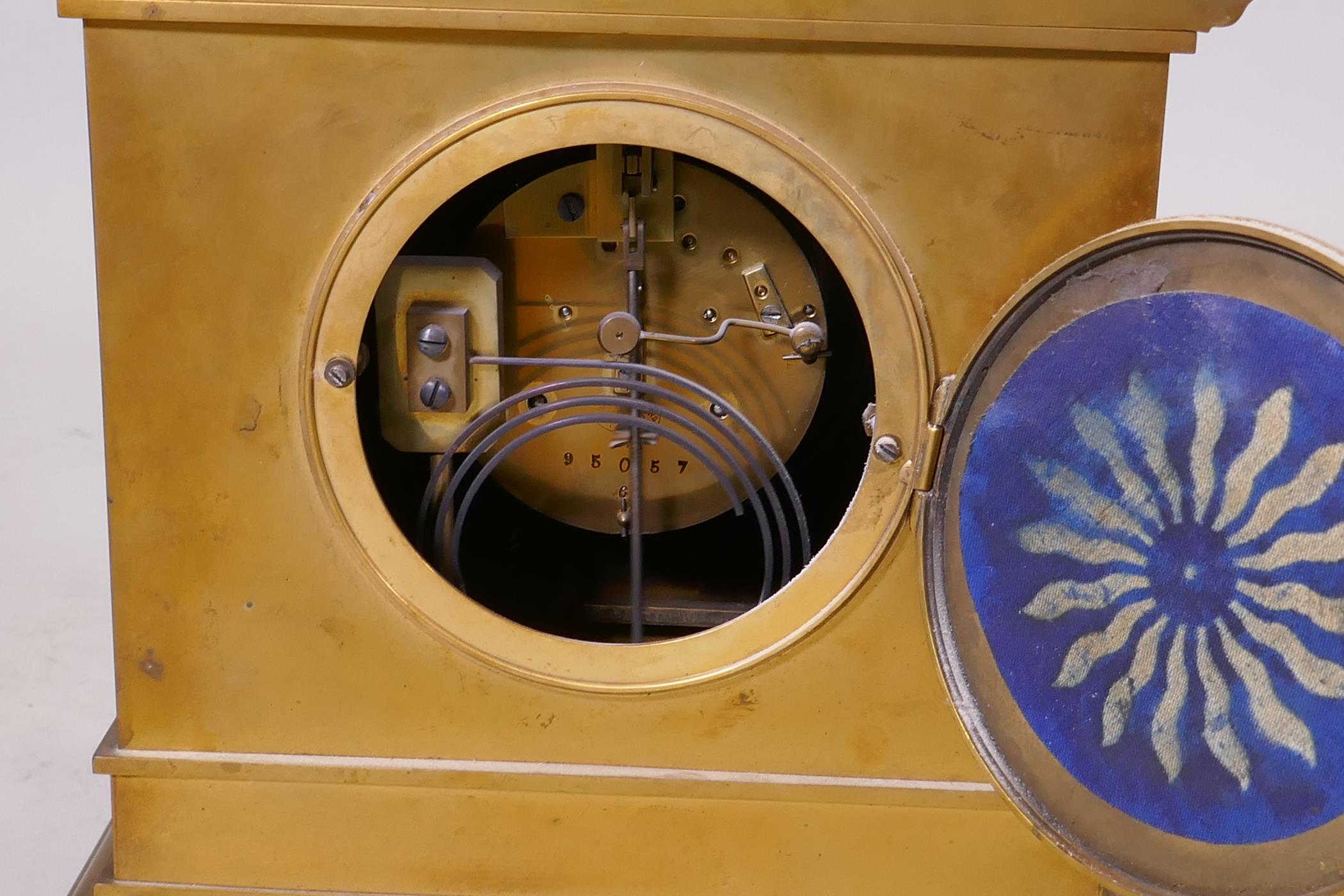 A C19th ormolu brass cased mantel clock with silvered chapter ring and Arabic numeral, the case with - Image 5 of 5