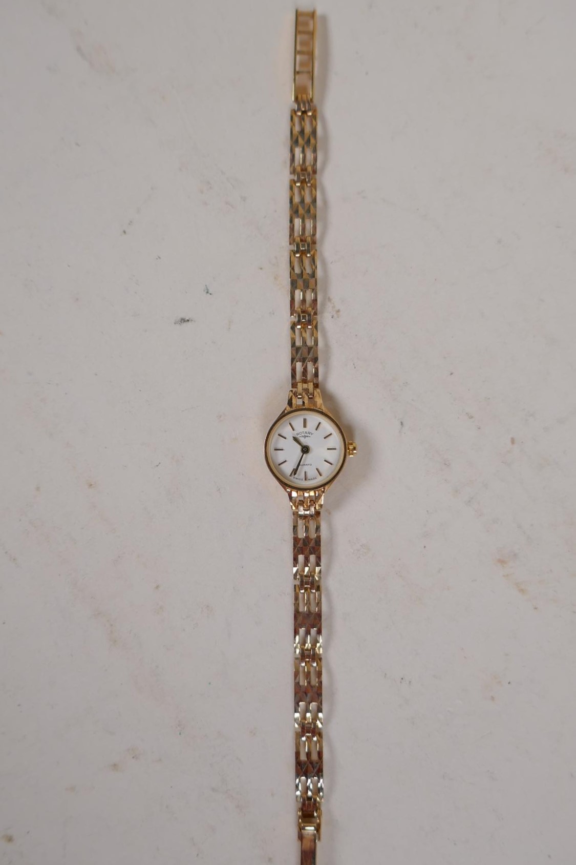 A lady's 9ct gold Rotary dress watch on a 9ct gold fancy link bracelet, 10.4g gross - Image 2 of 3