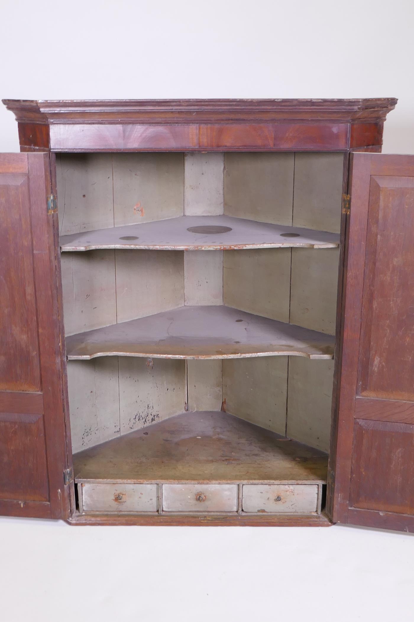 A Georgian oak corner cupboard with fitted interior, 37" x 20½", 43" high - Image 4 of 4