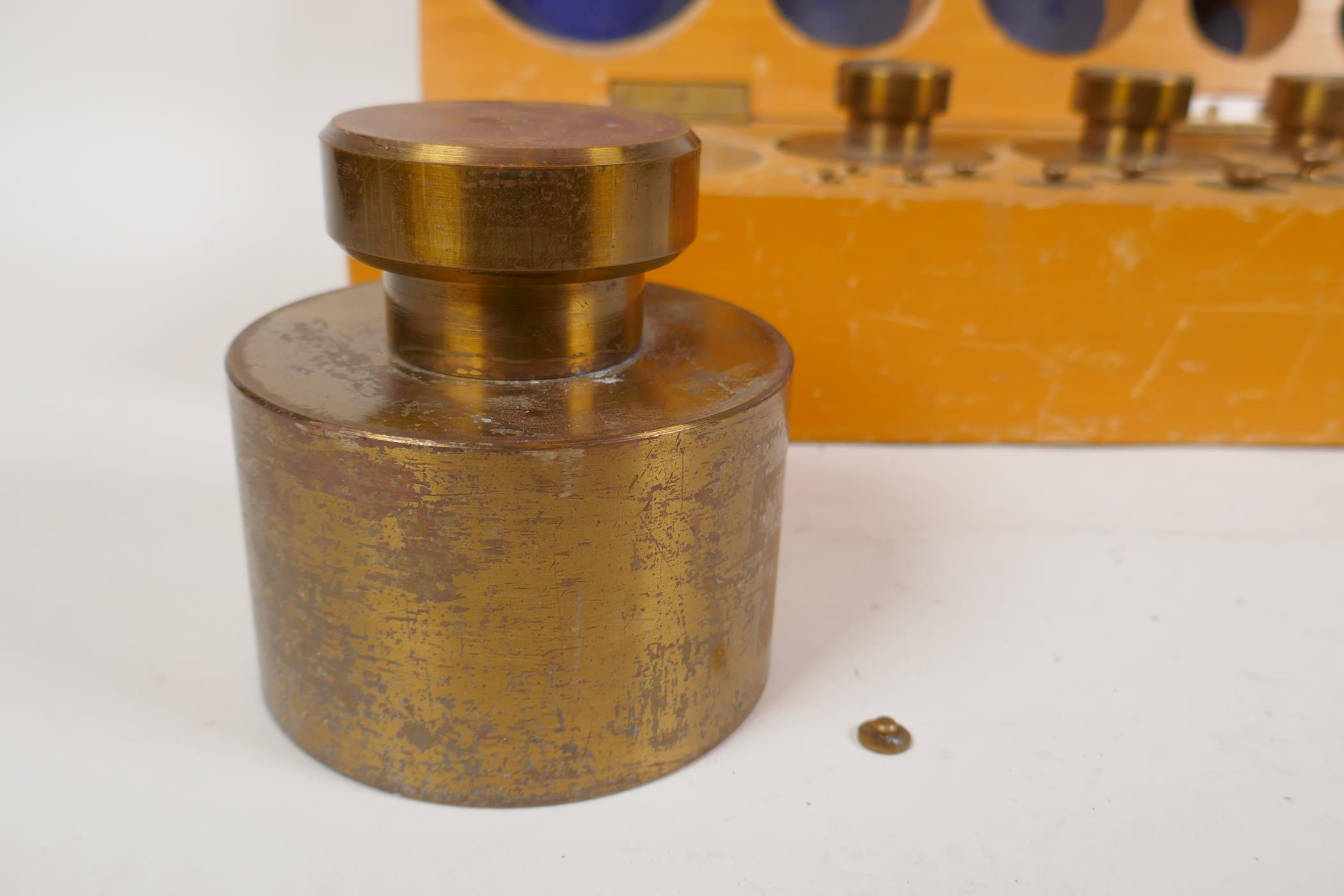 A complete boxed set of brass weights, 1g - 5kg, 16" x 5½" - Image 3 of 3