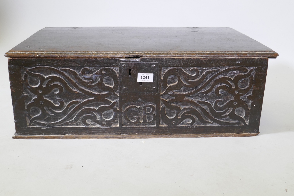 An late C17th/early C18th oak bible box with carved front, initialed G.B., 26" x 18" x 9" - Image 3 of 6