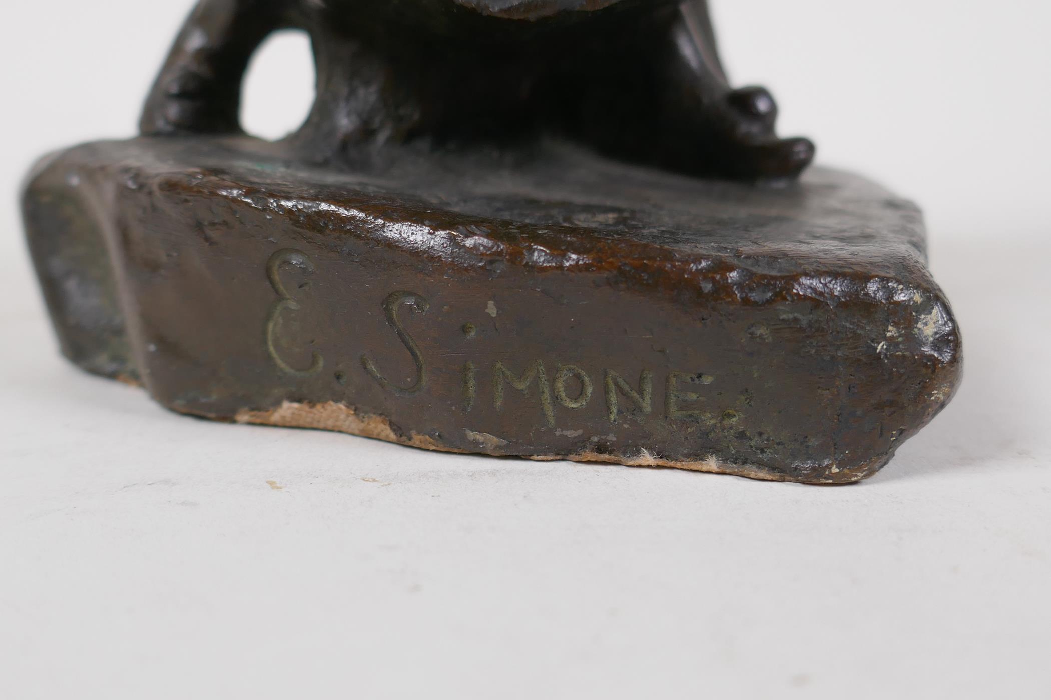 An Italian bronze figure of a young girl sweeping, signed E. Simone (Edgardo Simone), stamped ' - Image 4 of 8