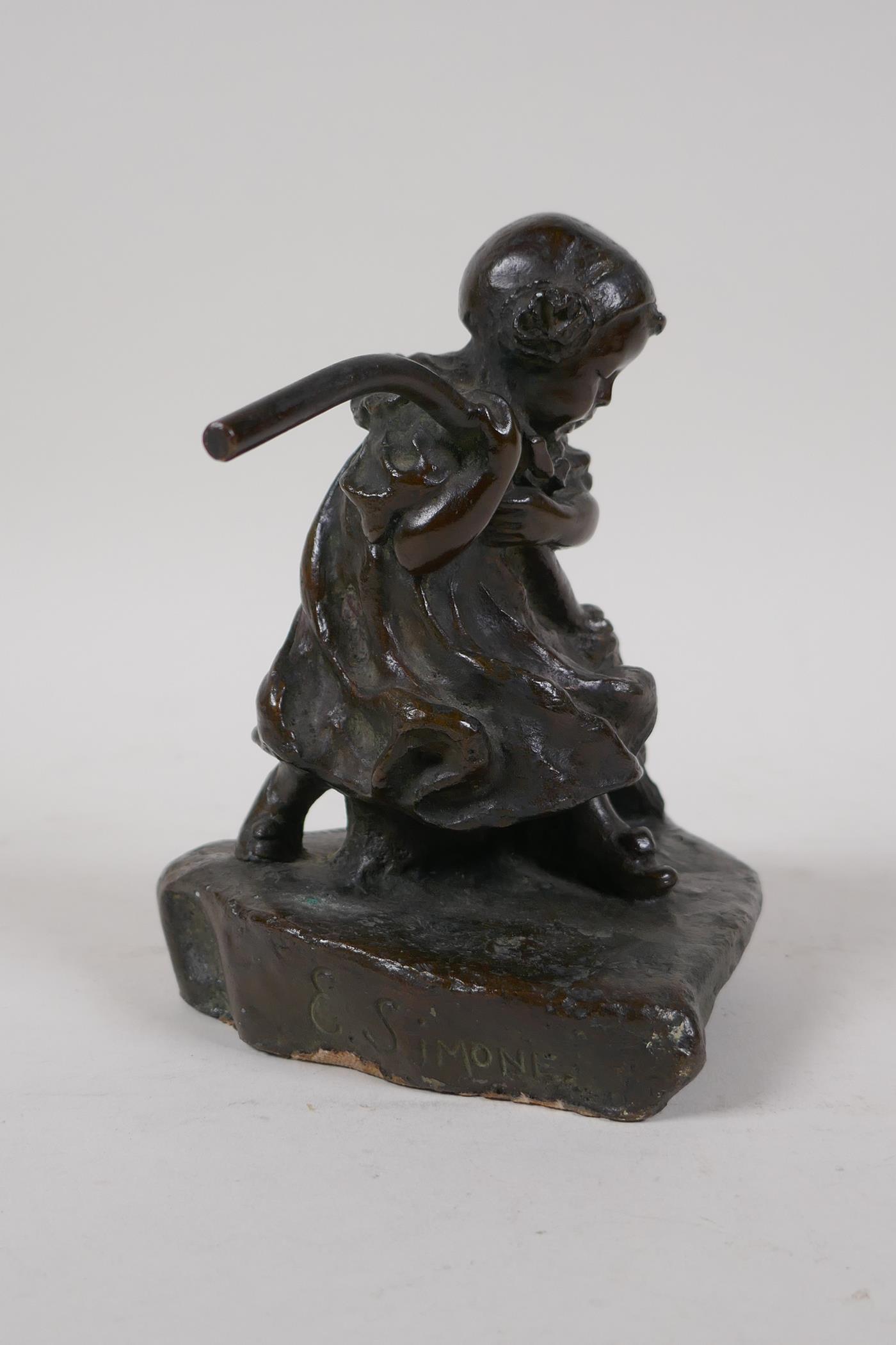 An Italian bronze figure of a young girl sweeping, signed E. Simone (Edgardo Simone), stamped ' - Image 3 of 8