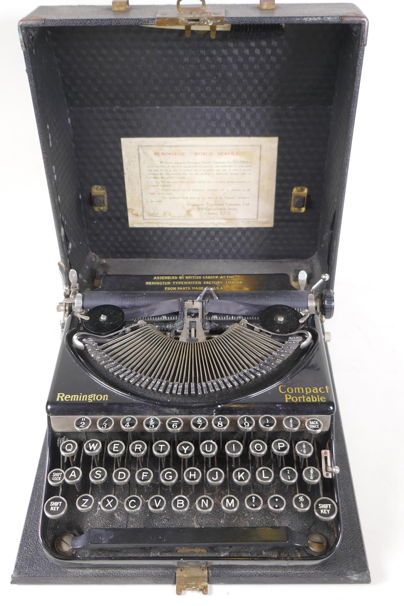 A vintage Remington Compact portable typewriter (assembled in the UK), 11½" wide - Image 2 of 4