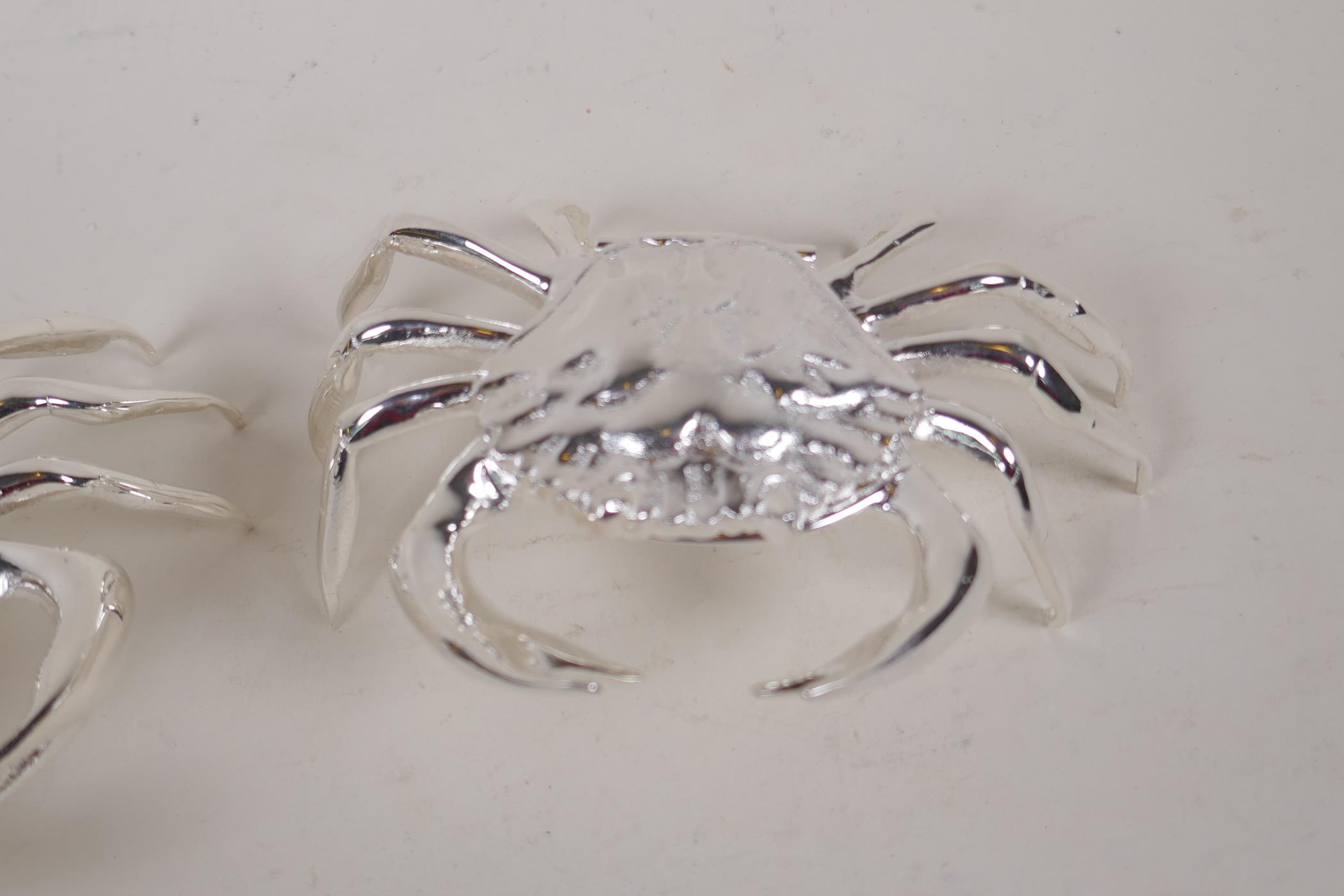 A pair of table salts cast as crabs, 5" wide - Image 3 of 5